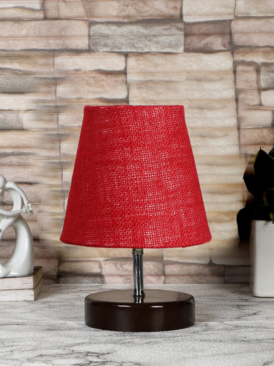 

Devansh Maroon & Brown Wooden Contemporary Table Lamp