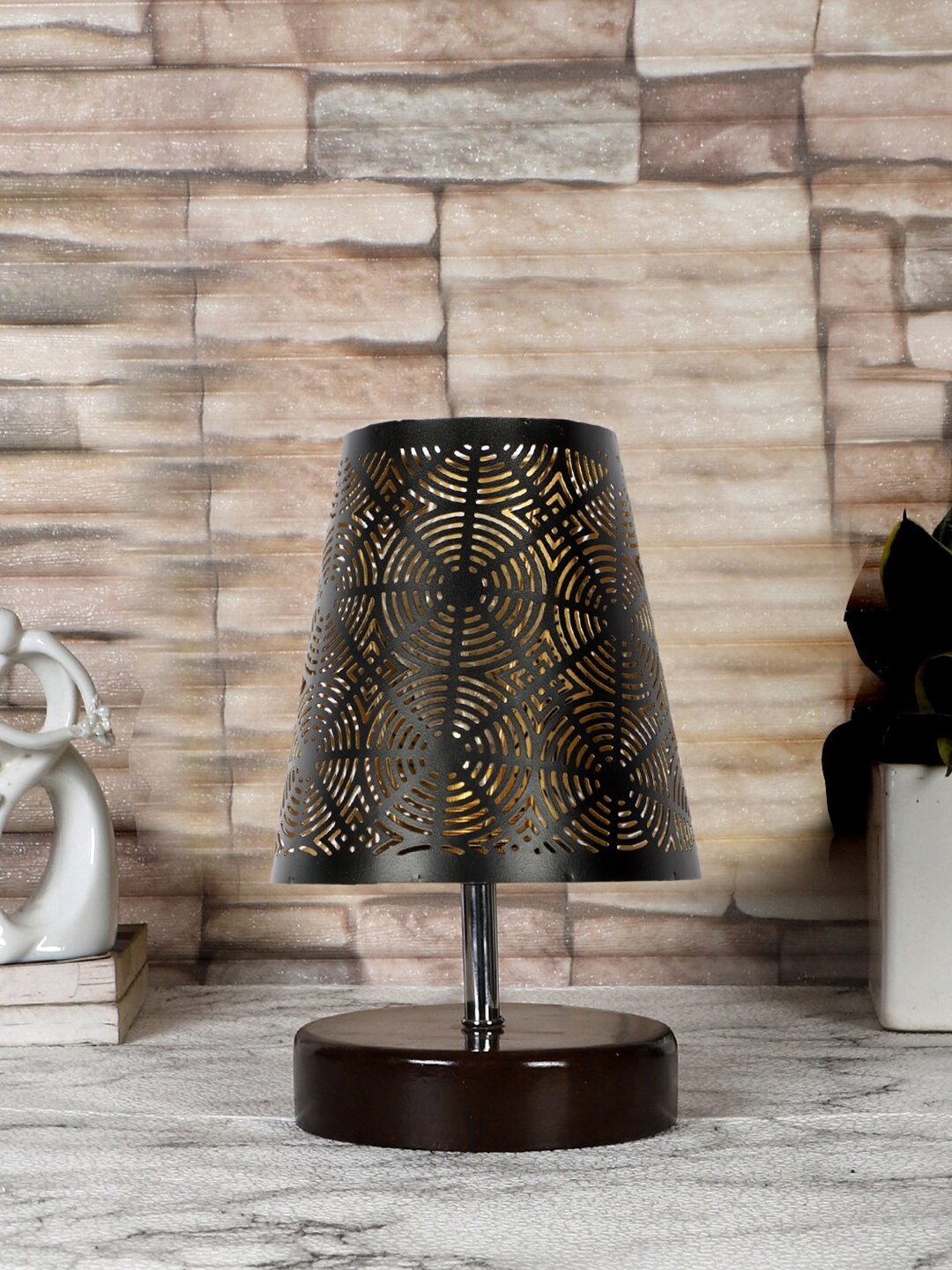 

Devansh Black & Brown Wooden Printed Contemporary Table Lamp