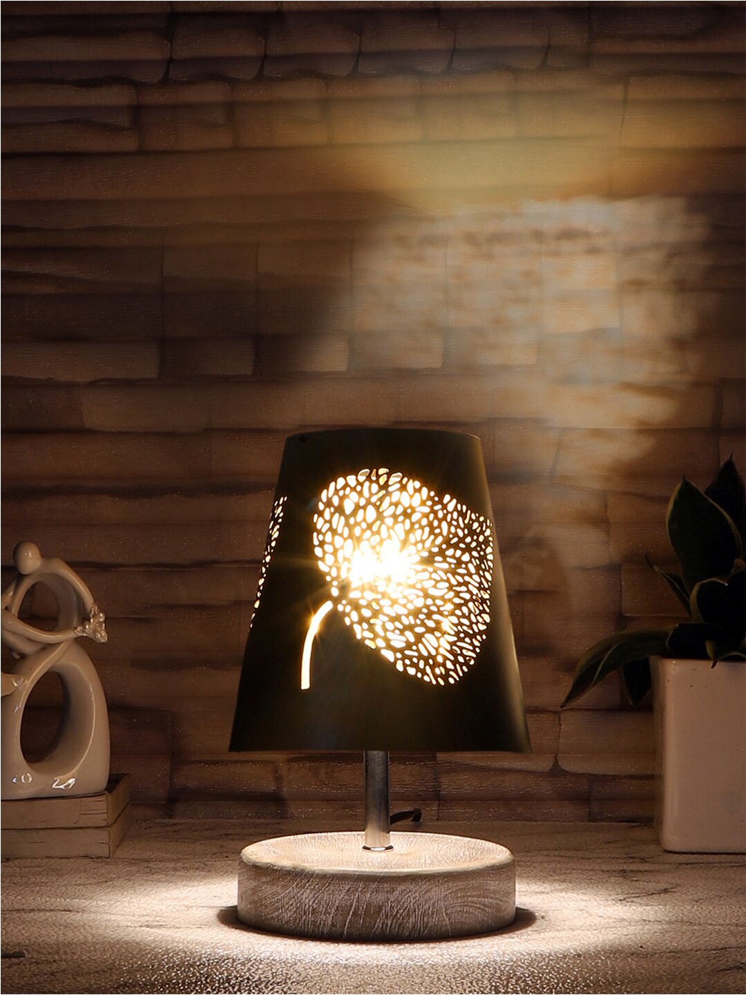 

Devansh Black & Beige Wooden Printed Contemporary Table Lamp
