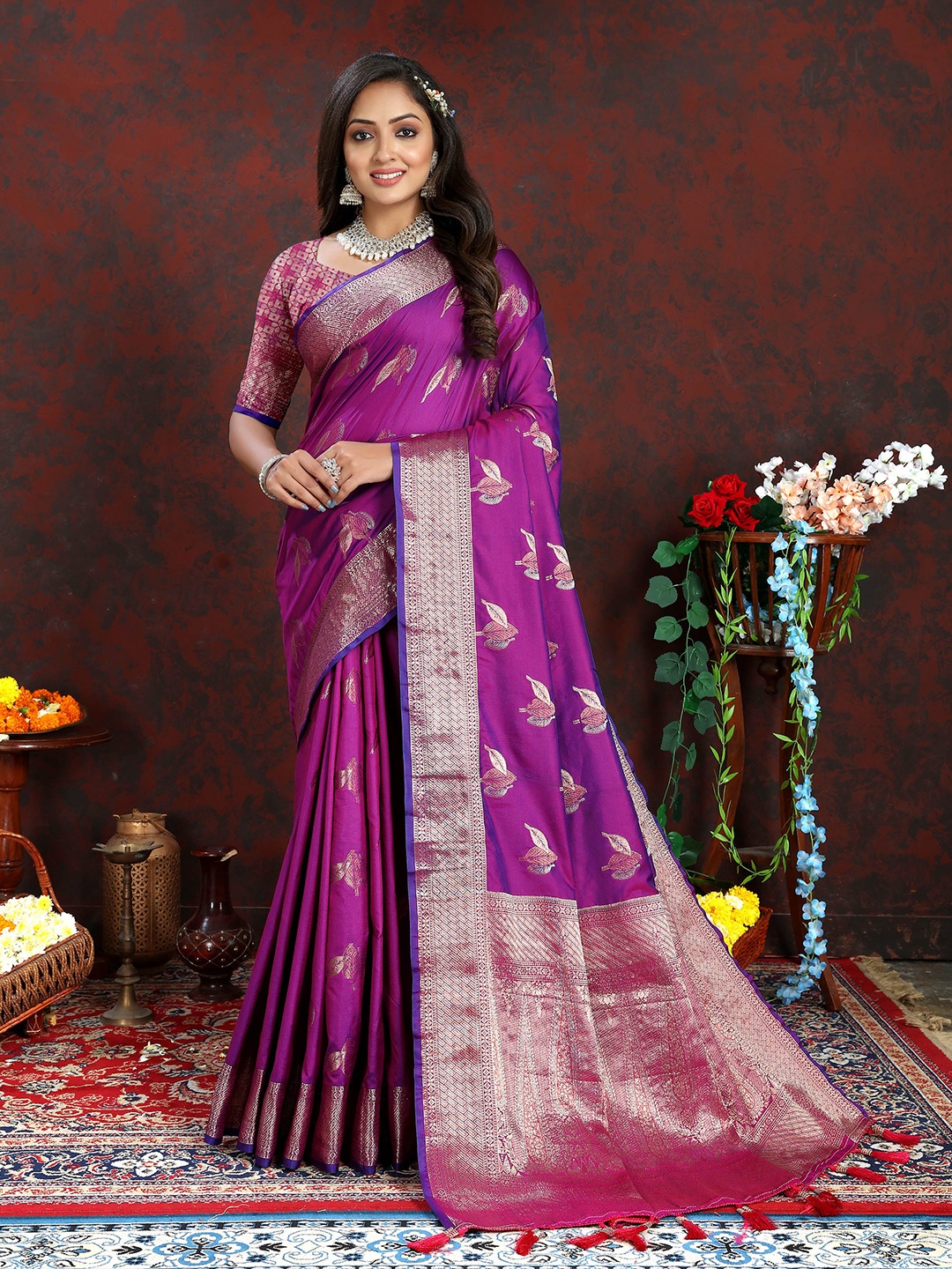 

Ekta Textiles Ethnic Motifs Woven Design Zari Banarasi Saree, Violet