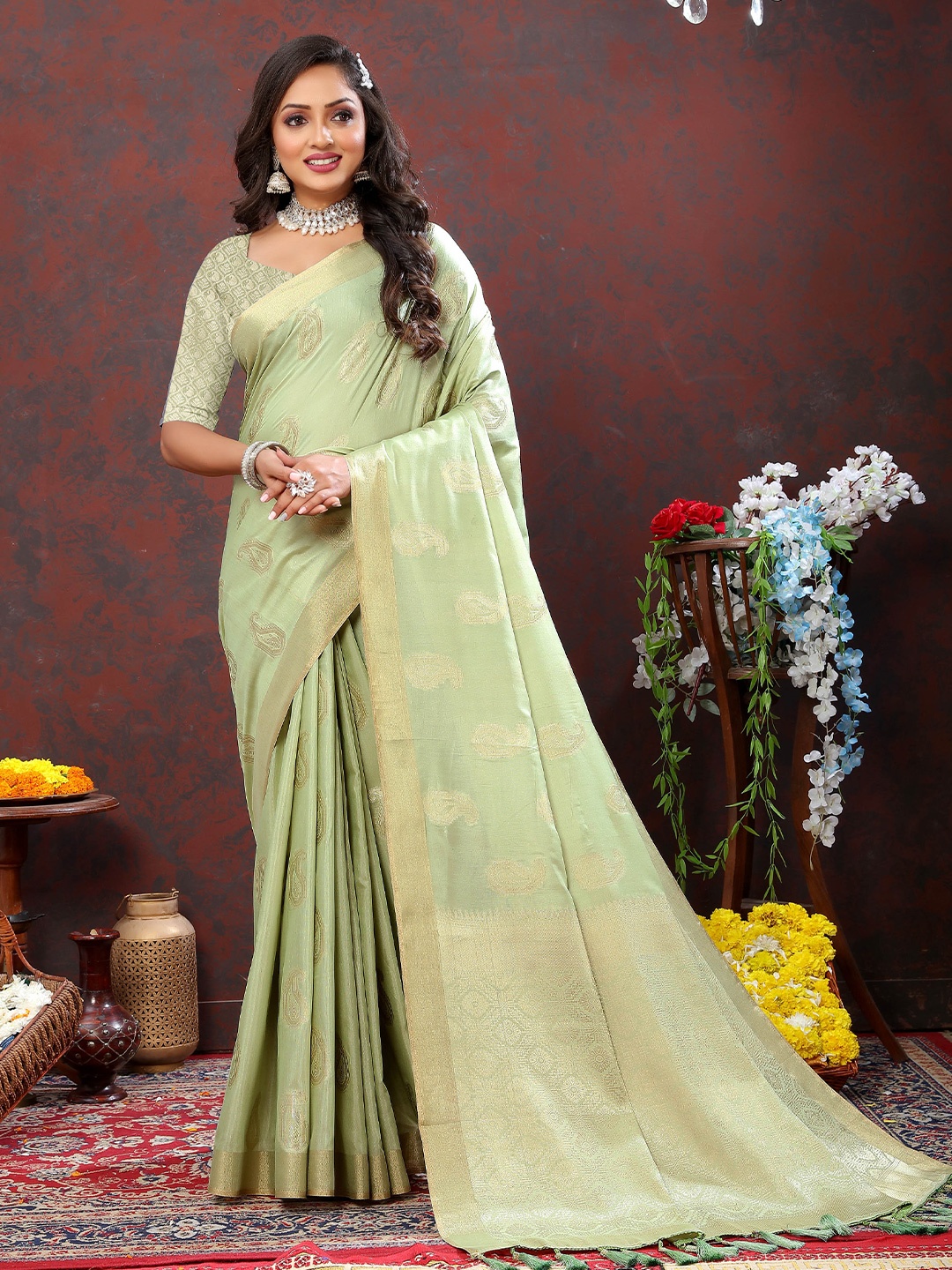 

Ekta Textiles Ethnic Motifs Woven Design Zari Silk Cotton Banarasi Saree, Green