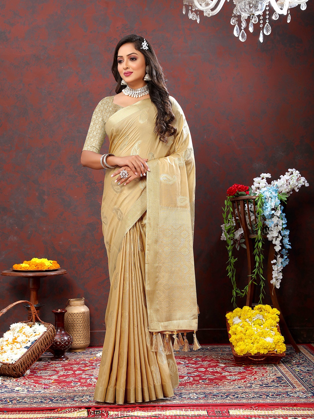 

Ekta Textiles Ethnic Motifs Woven Design Zari Silk Cotton Banarasi Saree, Gold