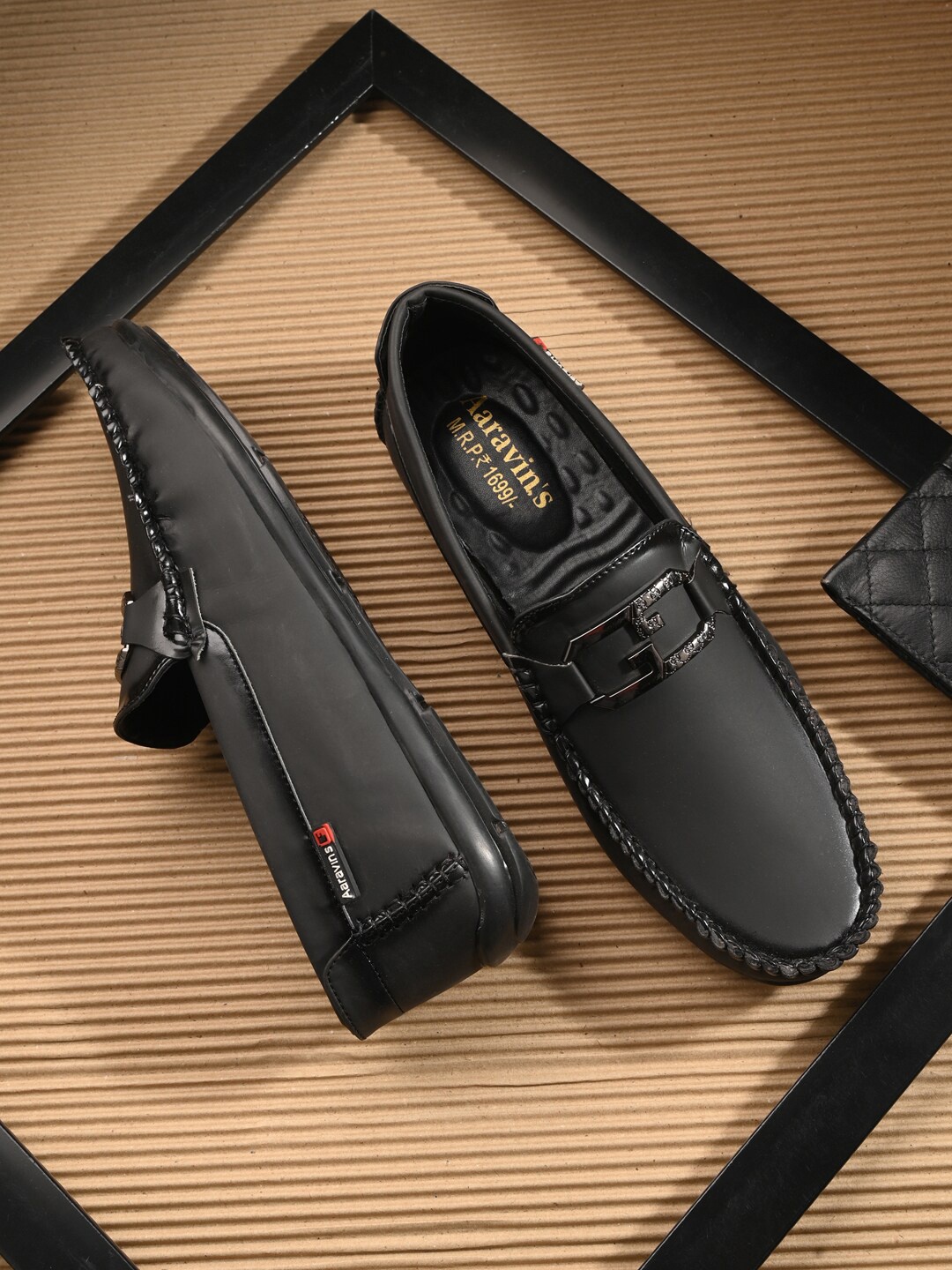 

AARAVIN'S Men Buckle Detailed Lightweight Horsebit Loafers, Black