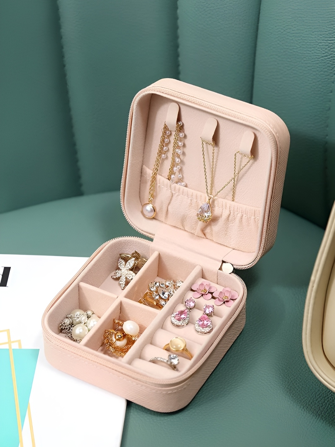 

Shree Murti Beige Water Resistant Jewellery Organiser
