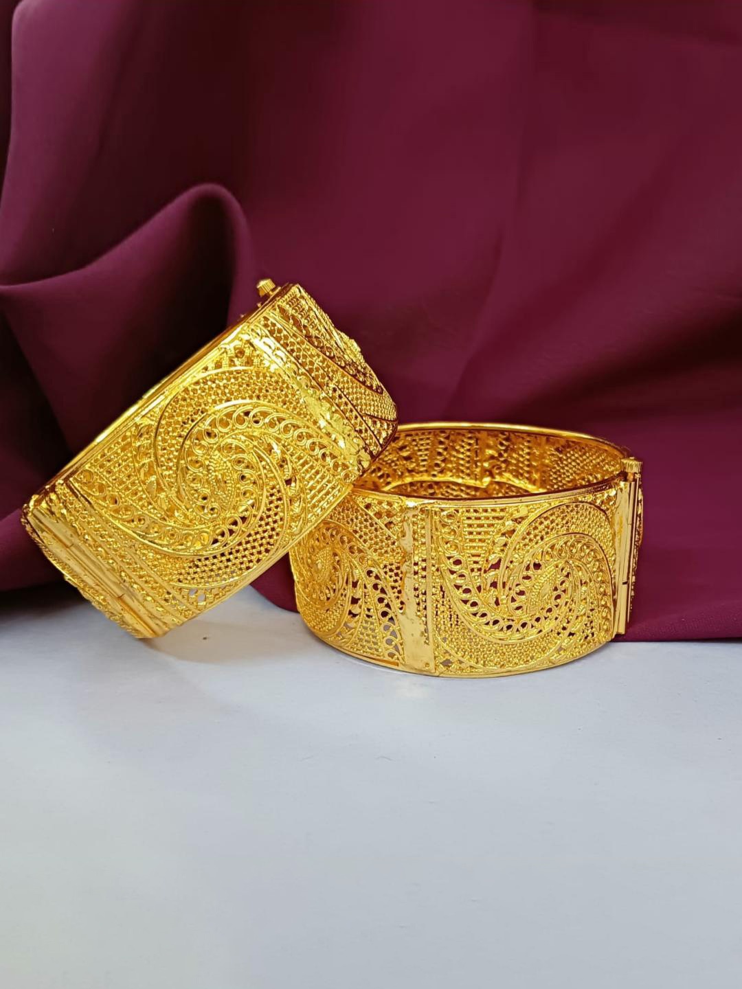 

Efulgenz Set Of 2 Gold Plated Bracelet Bangles