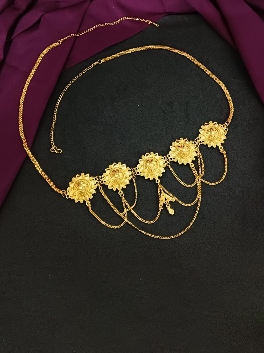 

Efulgenz Gold-Plated Kamarbandh