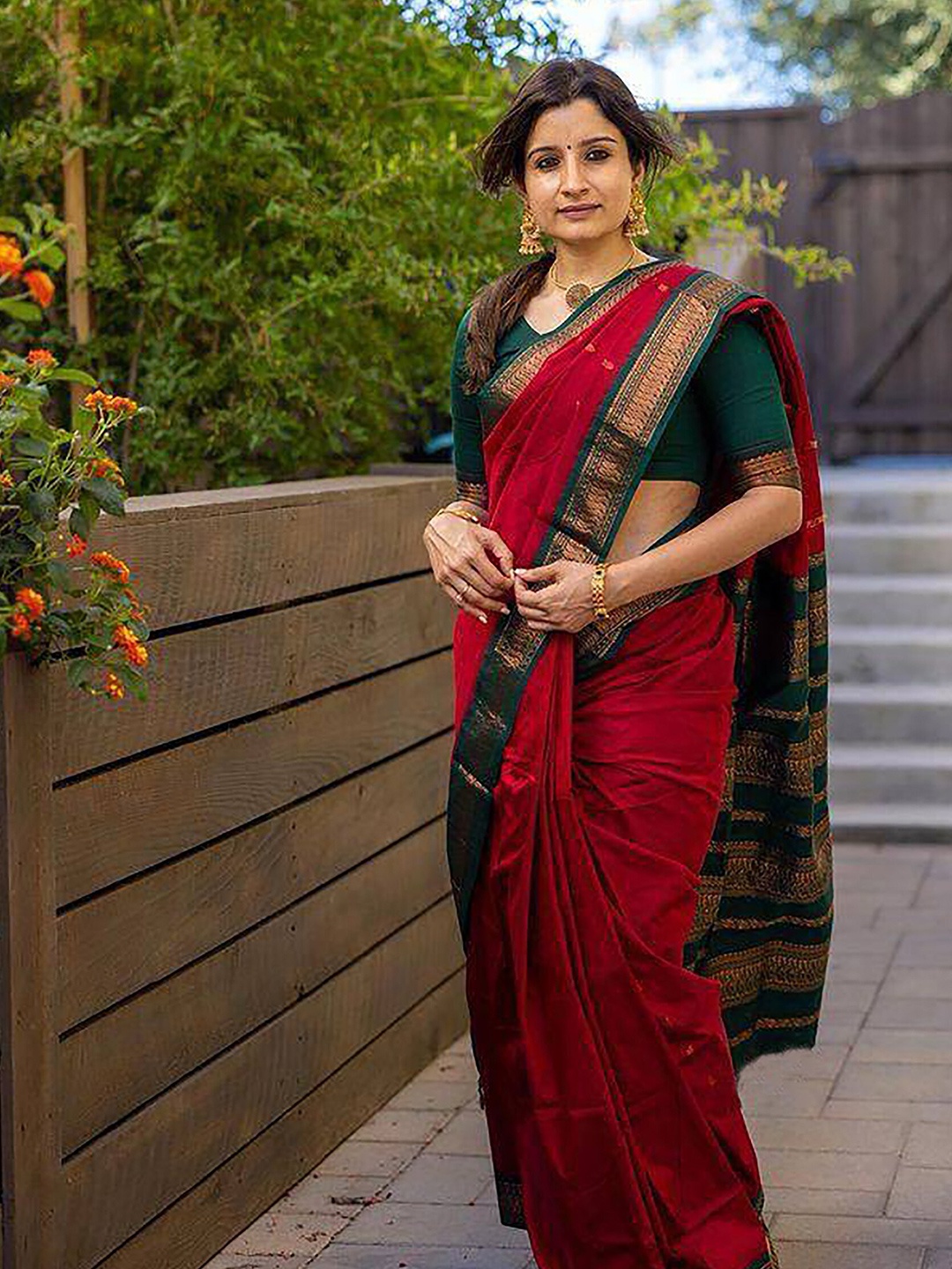 

KALINI Red & Green Woven Design Zari Kanjeevaram Saree