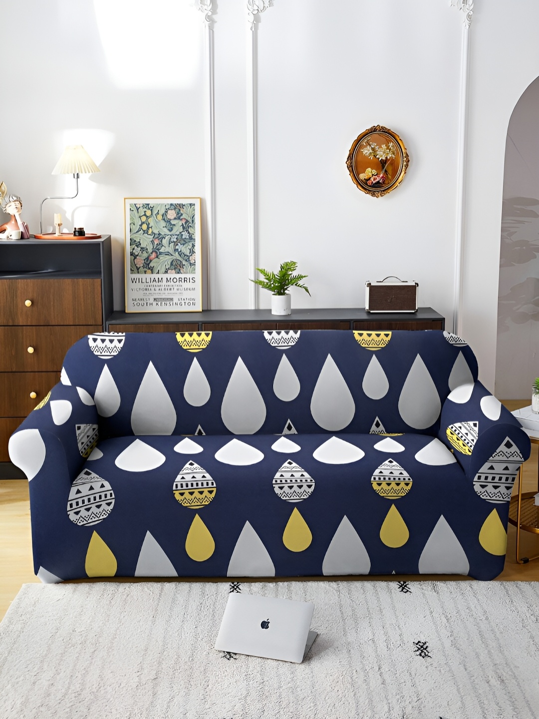

Aura Blue & White Printed Stretchable Three Seater Sofa Cover