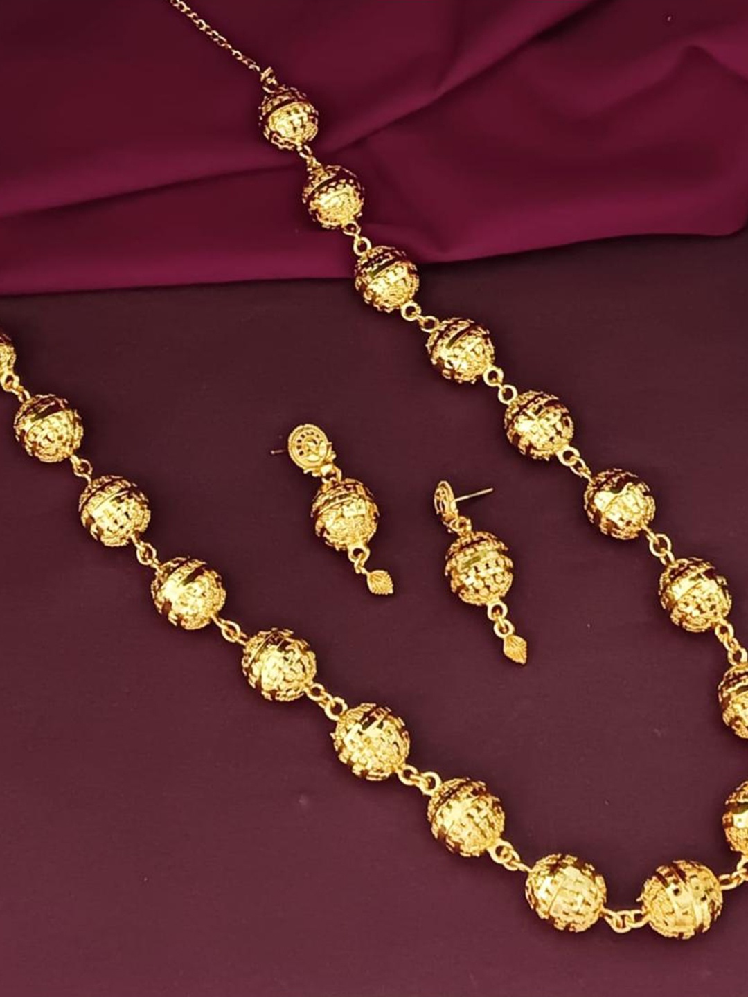 

Efulgenz Gold-Plated Jewellery Set