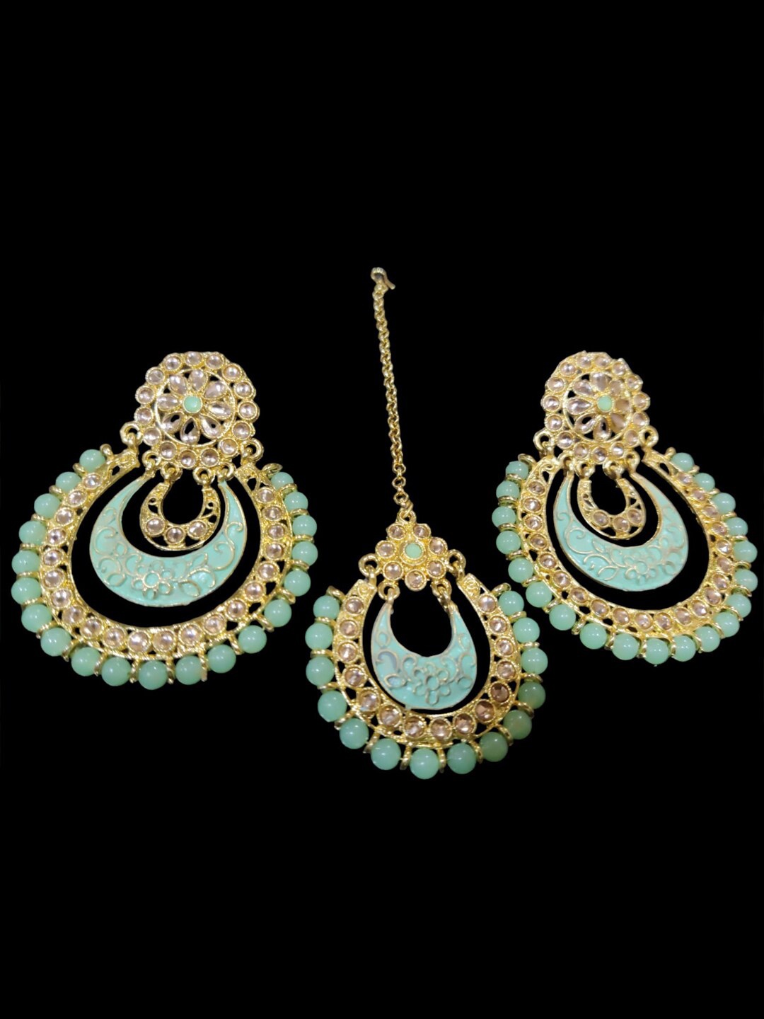 

FIMBUL Gold-Plated Kundan -Studded & Beaded Maang Tika and Earrings