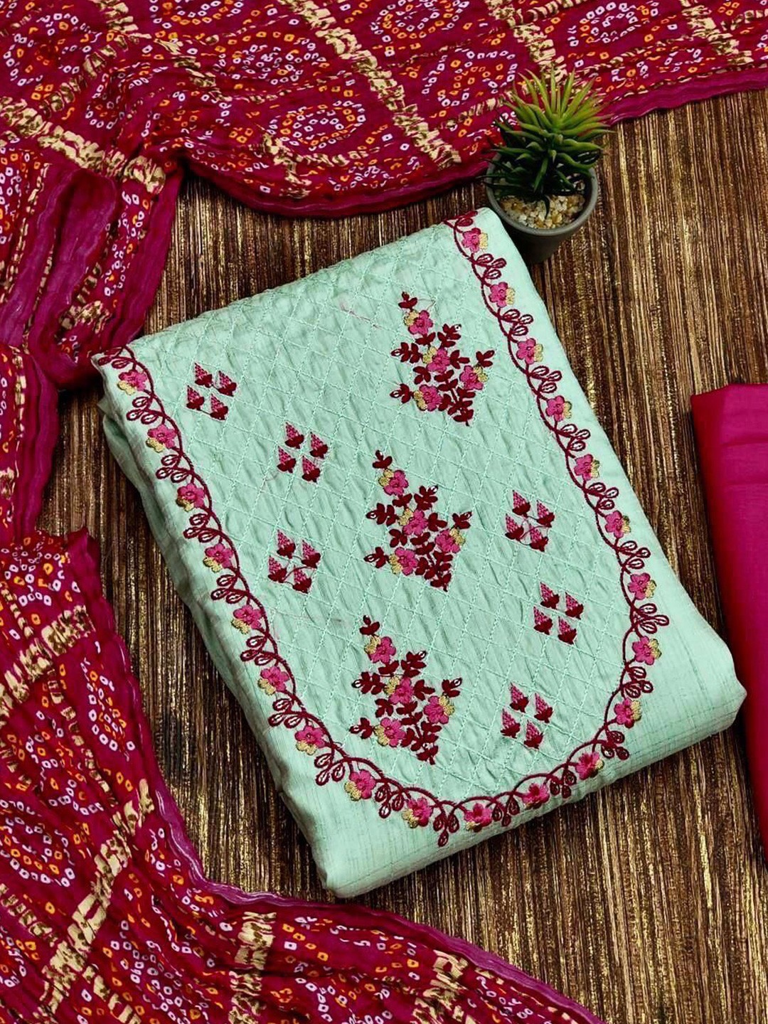 

ZEEPKART Ethnic Motifs Embroidered Sequinned Detail Unstitched Dress Material, Green