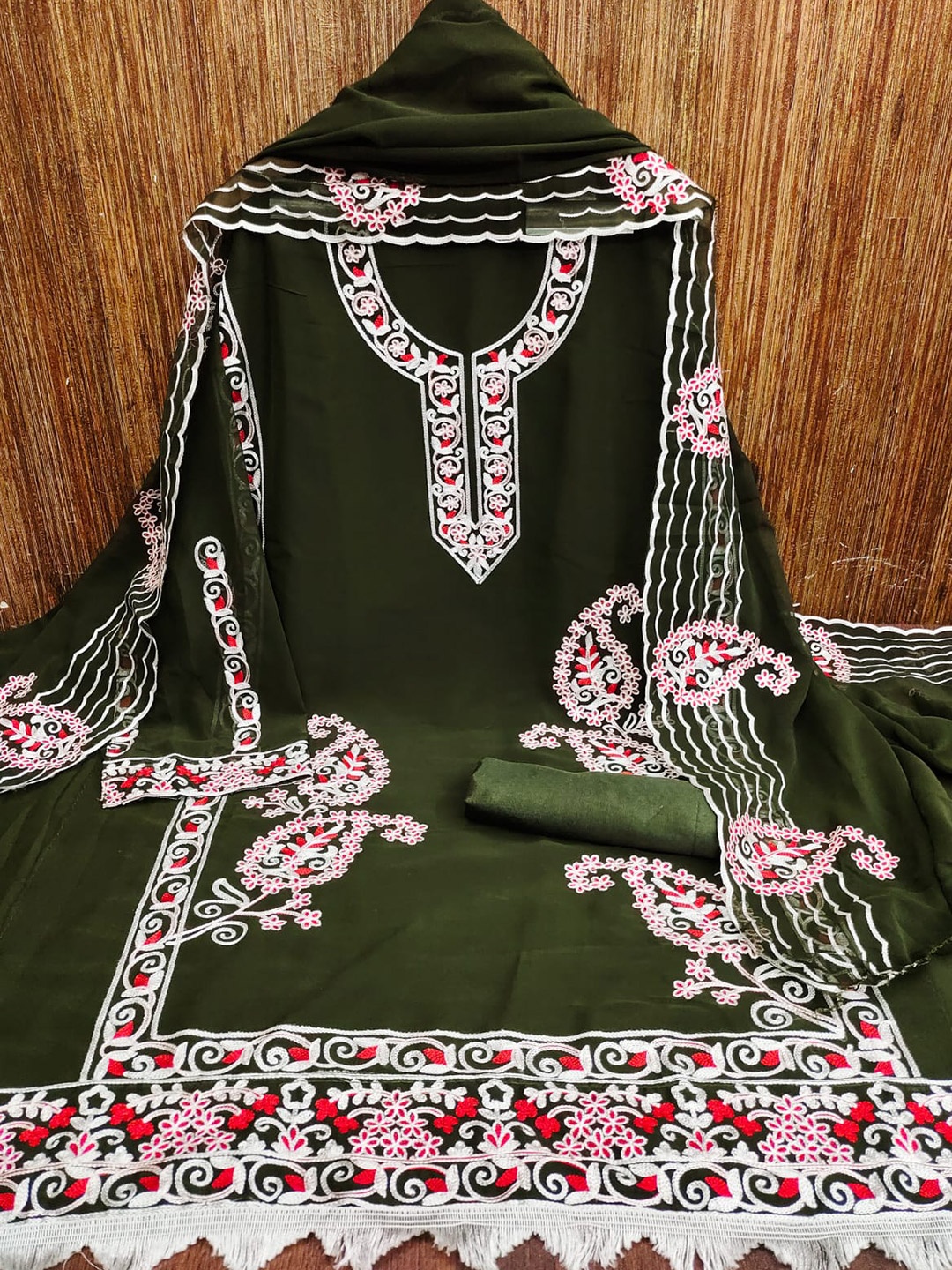 

ZEEPKART Floral Embroidered Unstitched Dress Material, Green