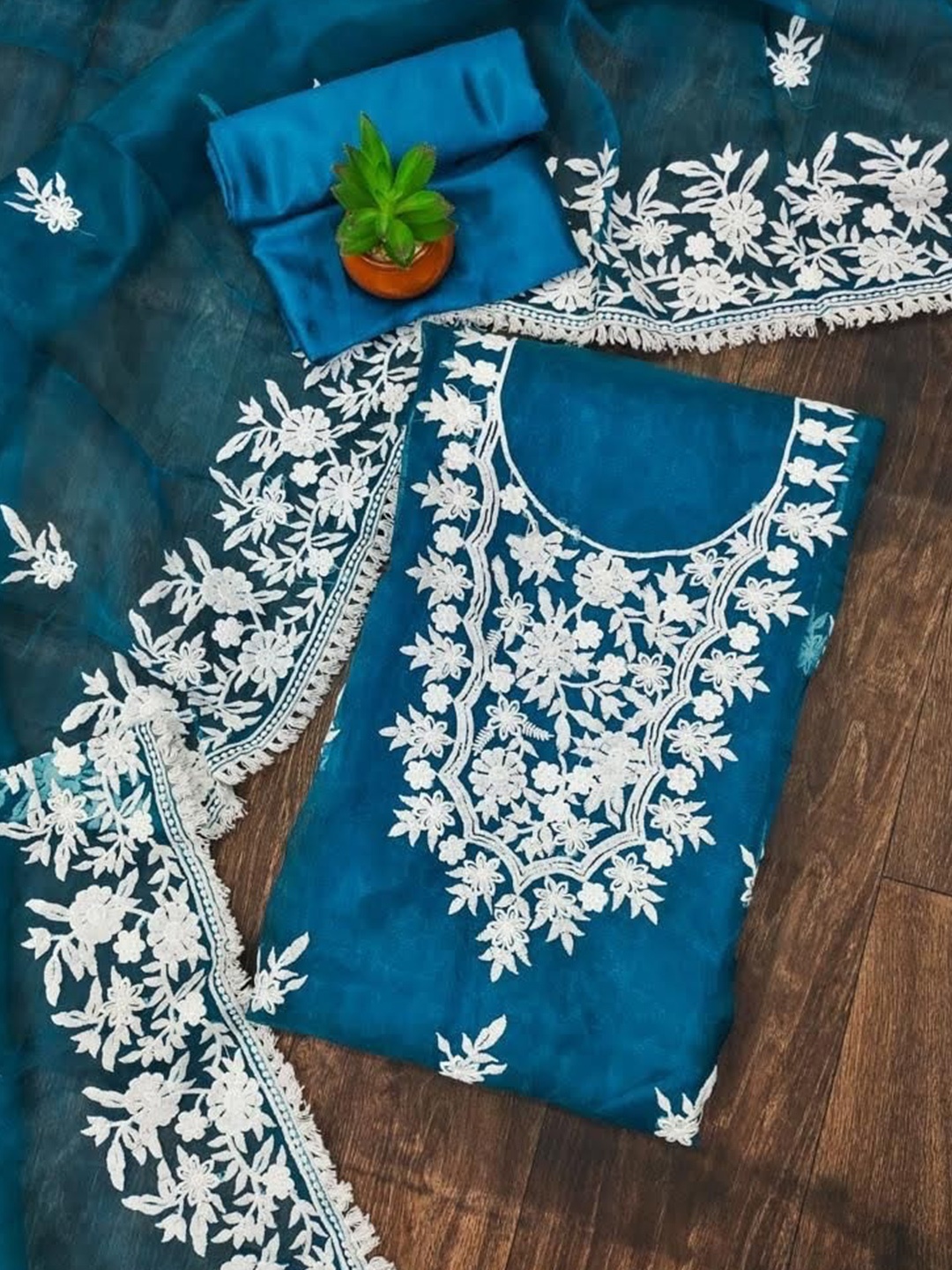 

ZEEPKART Embroidered Organza Unstitched Dress Material, Teal