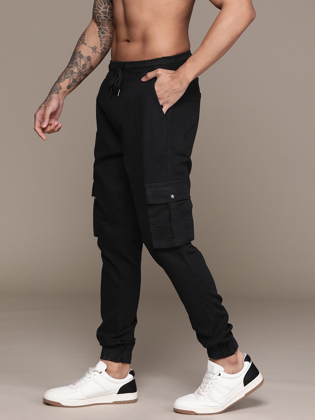 

Roadster Men Jogger Stretchable Jeans, Black