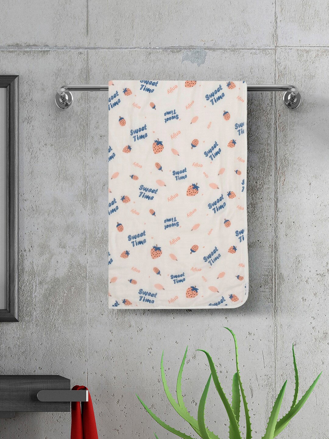 

Baby Moo White & Blue Printed Cotton 150 GSM Bath Towels