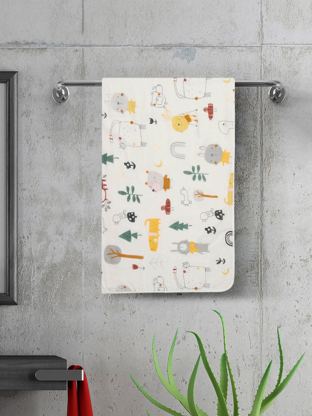 

Baby Moo White & Yellow Printed Cotton 200 GSM Bath Towels