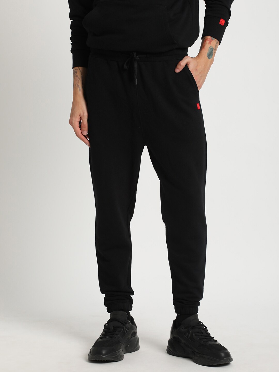 

THE BEAR HOUSE Men Slim Fit Cotton Joggers, Black