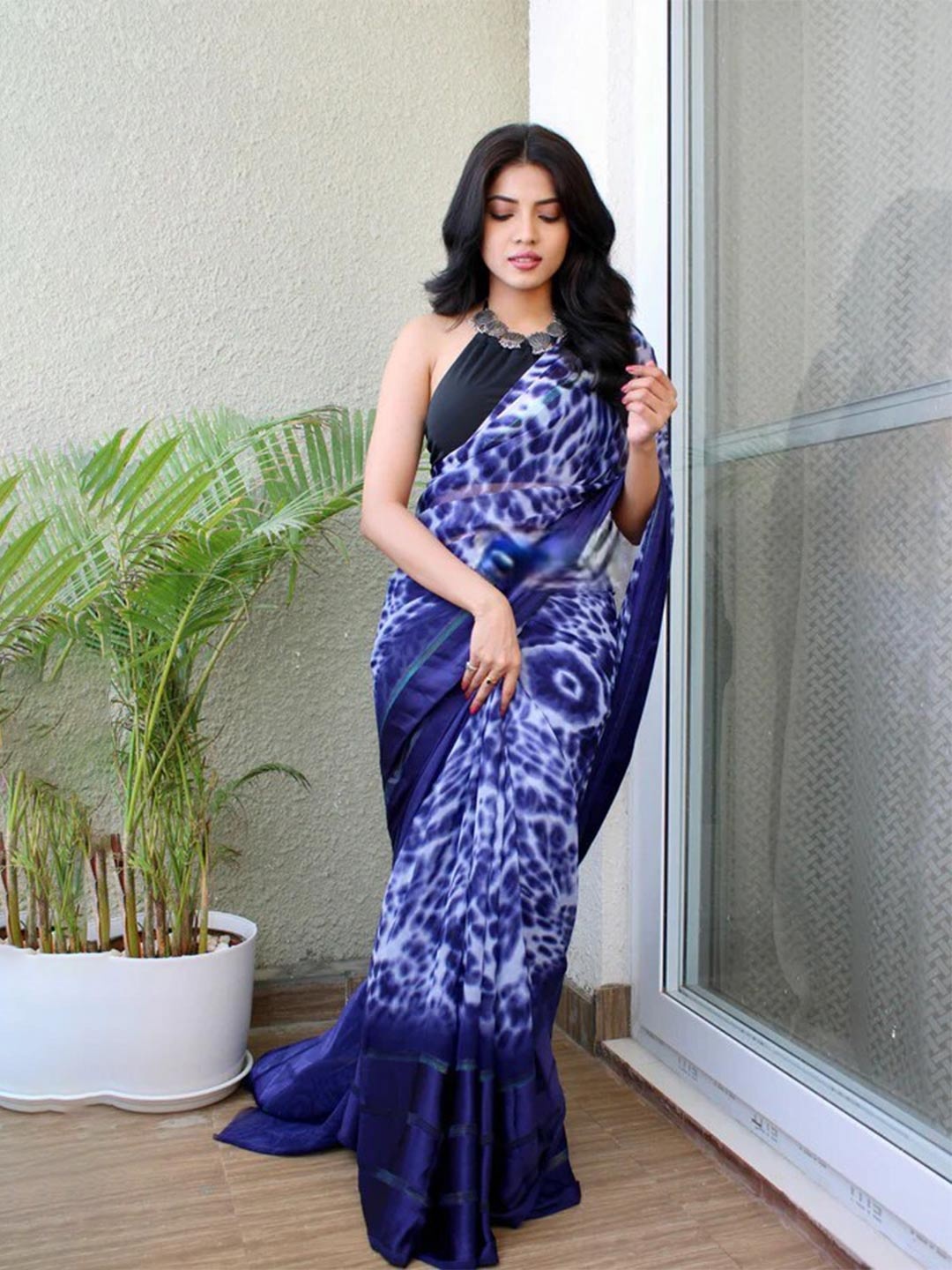 

Sitanjali Printed Pure Georgette Saree, Navy blue