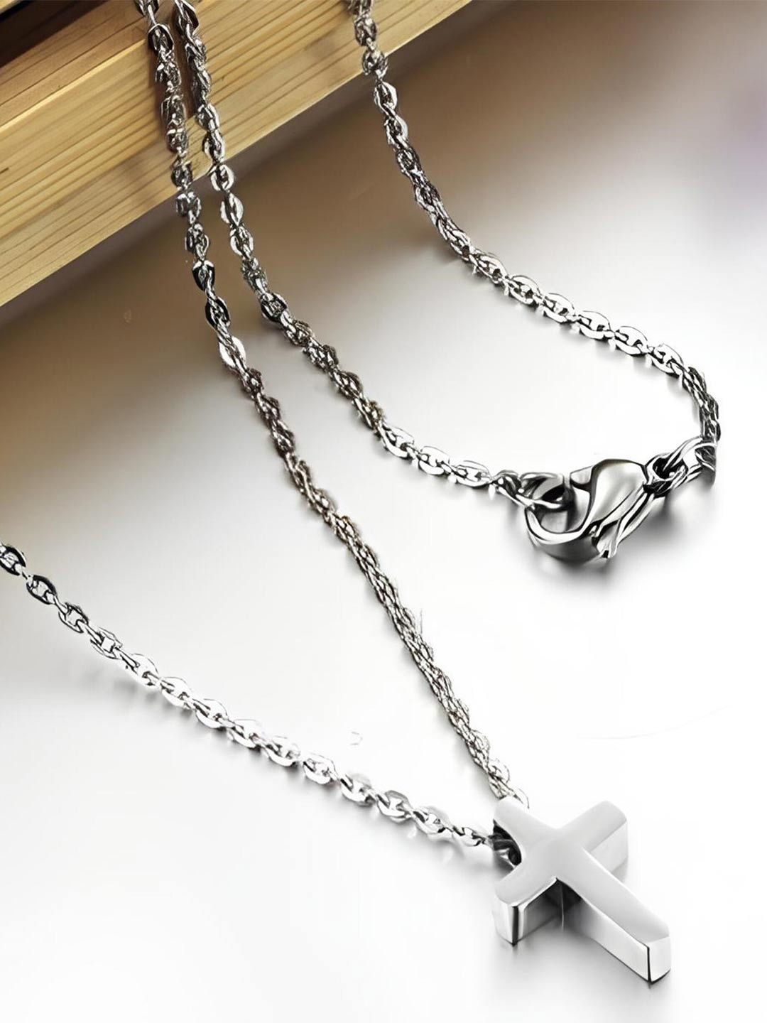 

KARISHMA KREATIONS Unisex Silver-Plated Stainless Steel Cross Pendant With Chain
