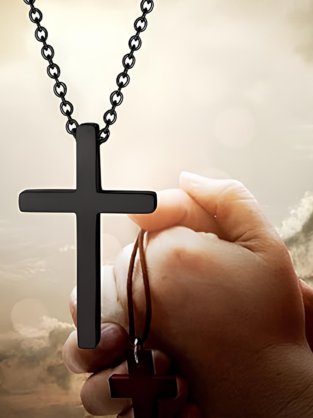 

KARISHMA KREATIONS Unisex Jesus Cross Pendant With Chain, Black
