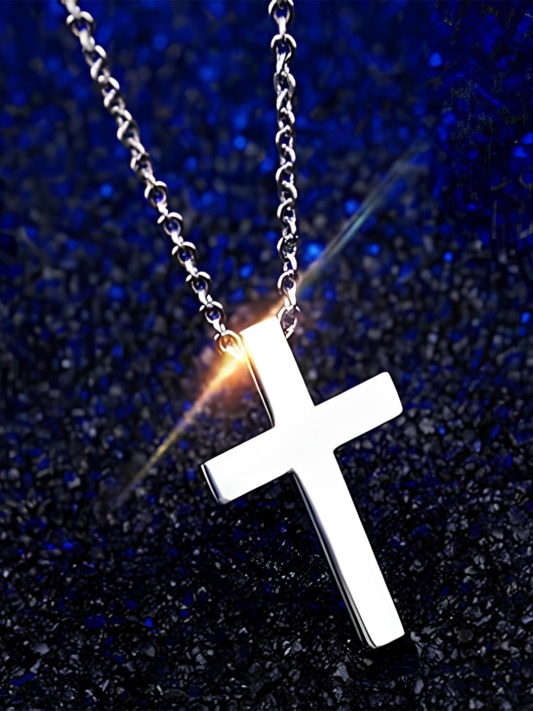 

KARISHMA KREATIONS Unisex Silver-Plated Cross Pendant With Chain