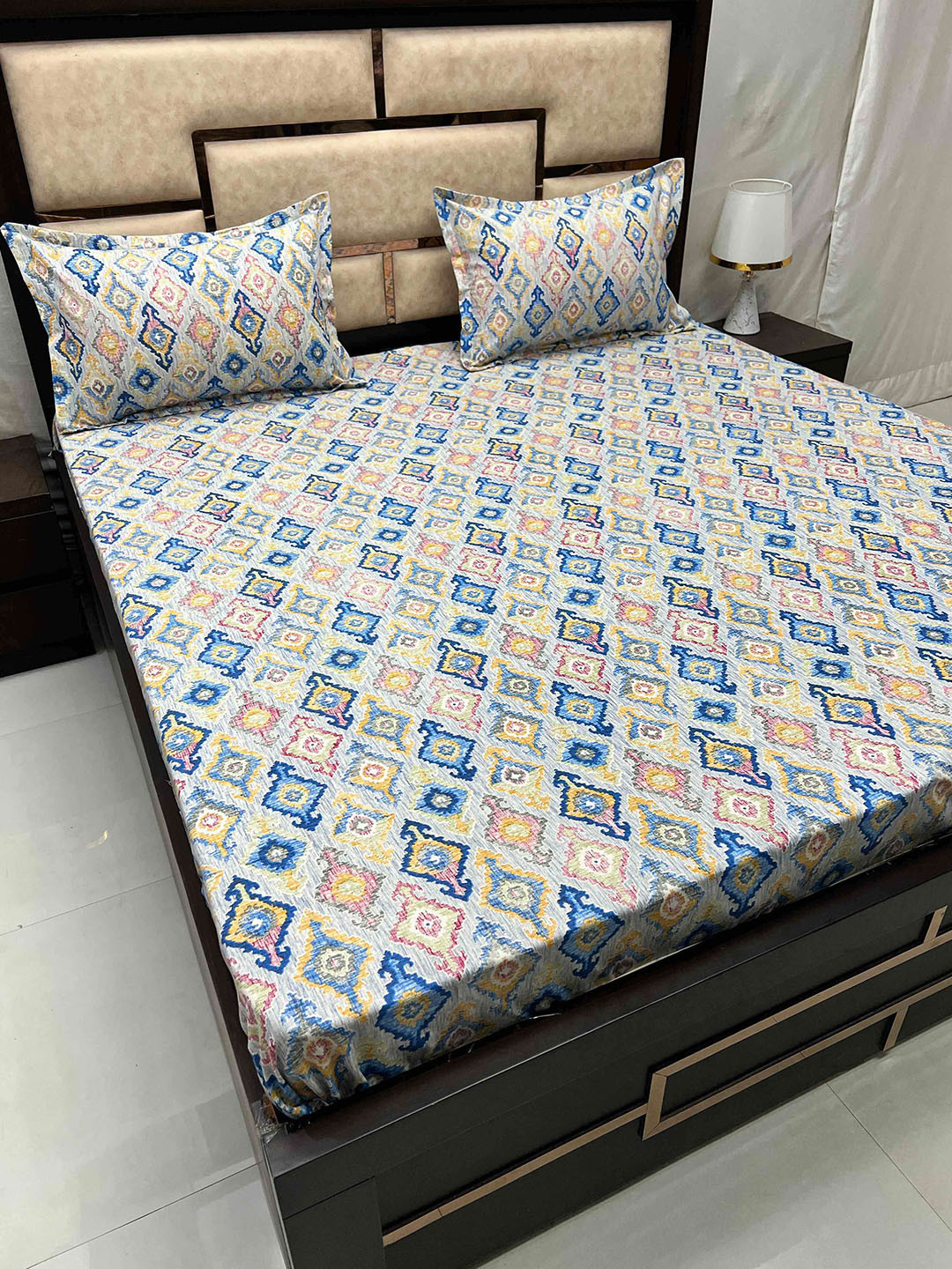 

Pure Decor White Ethnic Motifs Pure Cotton 260 TC Queen Bedsheet with 2 Pillow Covers