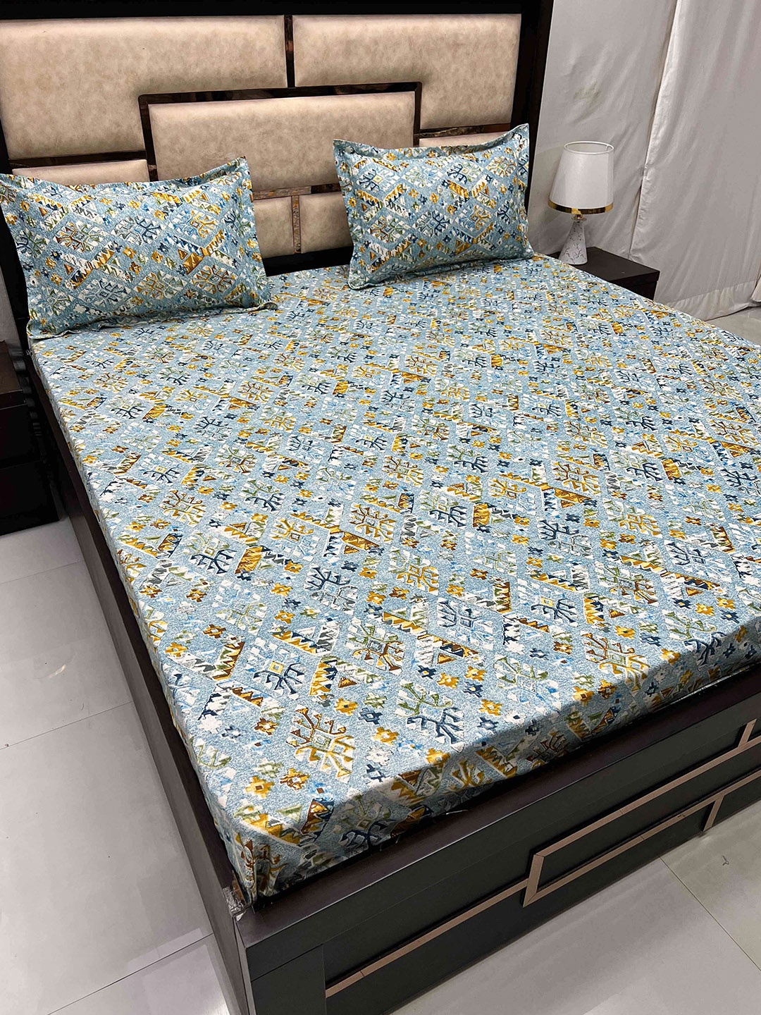 

Pure Decor Blue Printed Cotton 260 TC Queen Bedsheet with 2 Pillow Covers