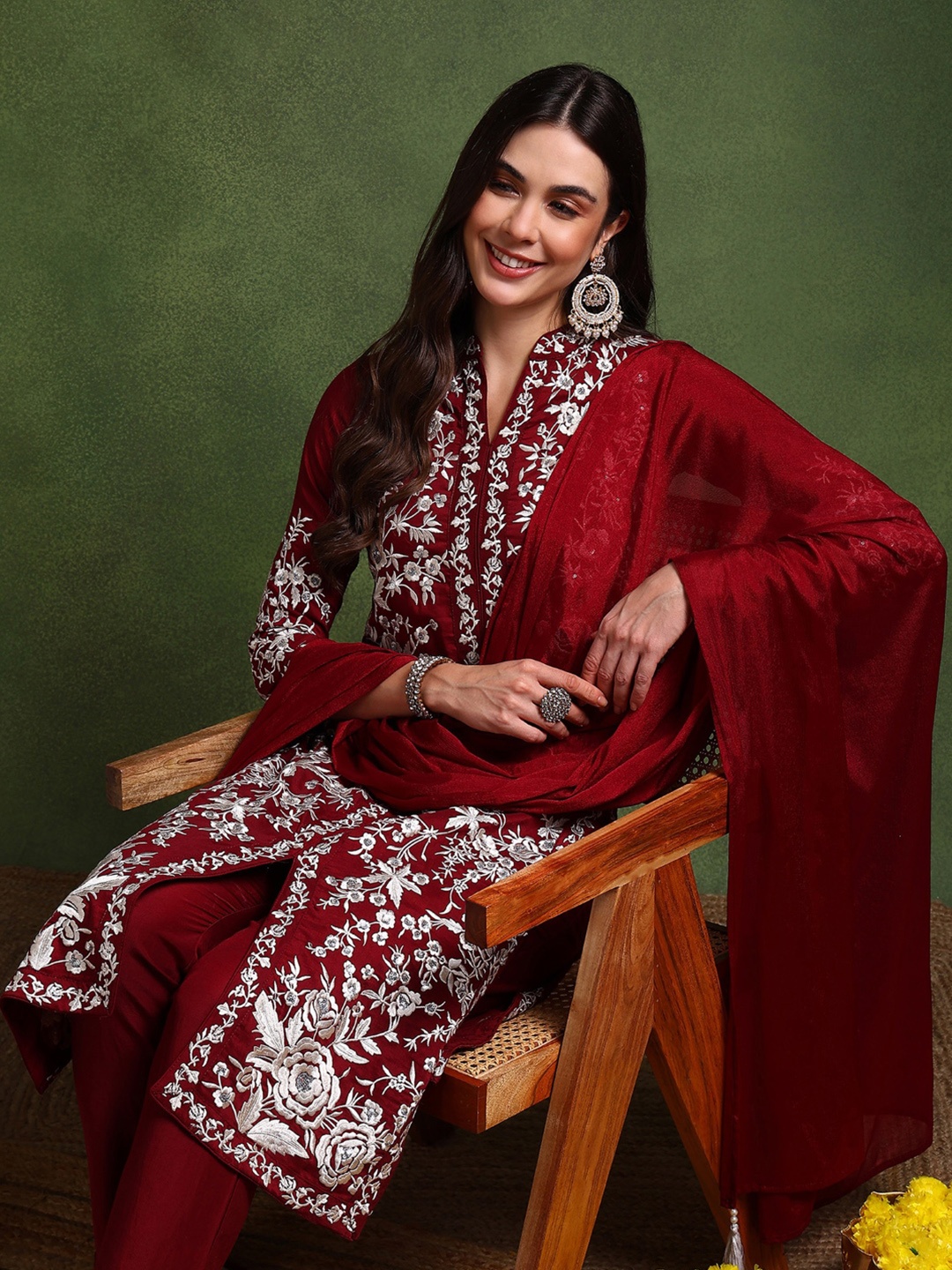 

AHIKA Maroon Floral Embroidered Regular Thread Work Kurta With Trousers & Dupatta