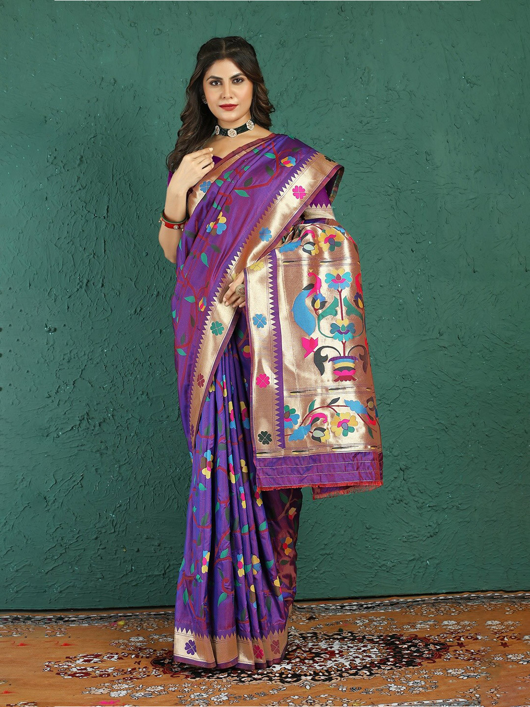 

CANIZZARO Floral Woven Design Zari Pure Silk Paithani Saree, Purple