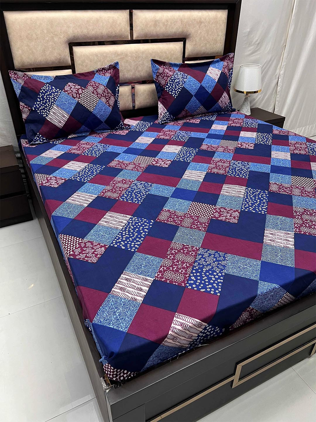 

Pure Decor Blue & White Geometric Pure Cotton 260 TC Queen Bedsheet with 2 Pillow Covers
