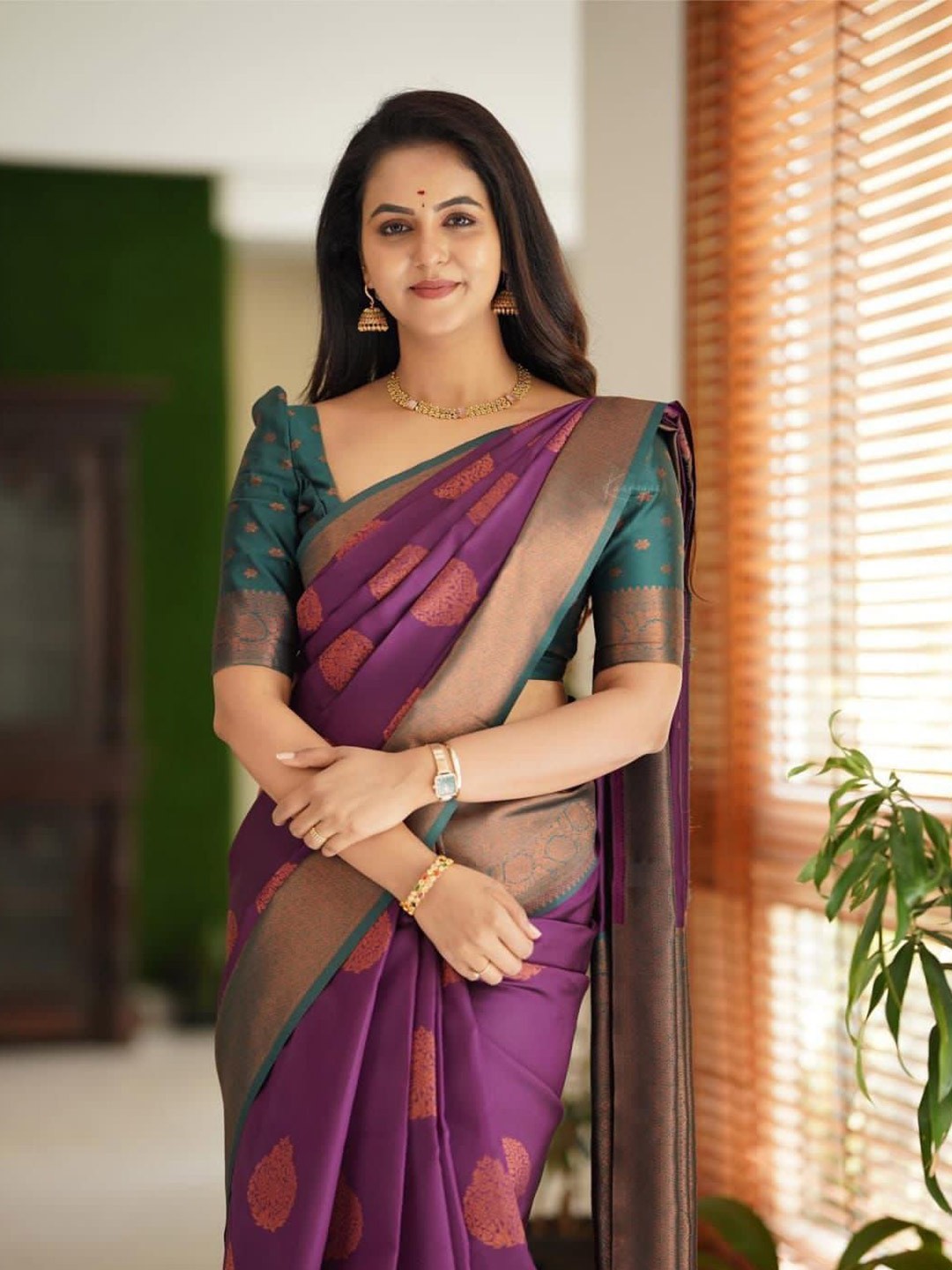 

Quelea Woven Design Zari Pure Silk Kanjeevaram Saree, Purple