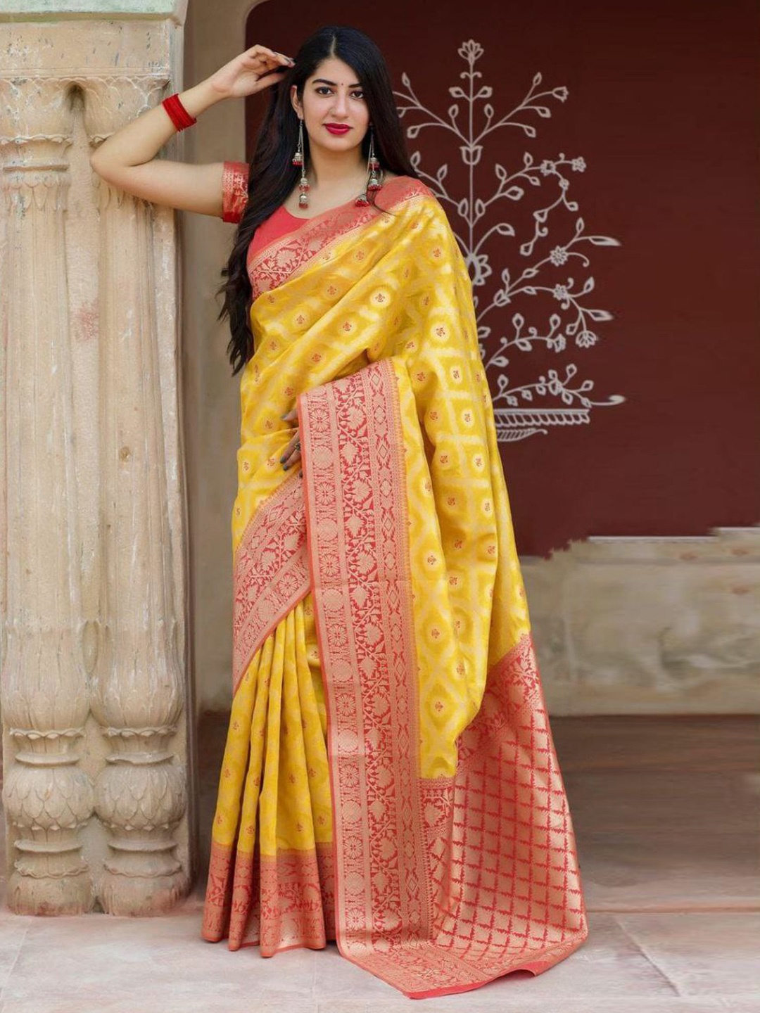 

Quelea Ethnic Motifs Woven Design Zari Pure Silk Kanjeevaram Saree, Yellow