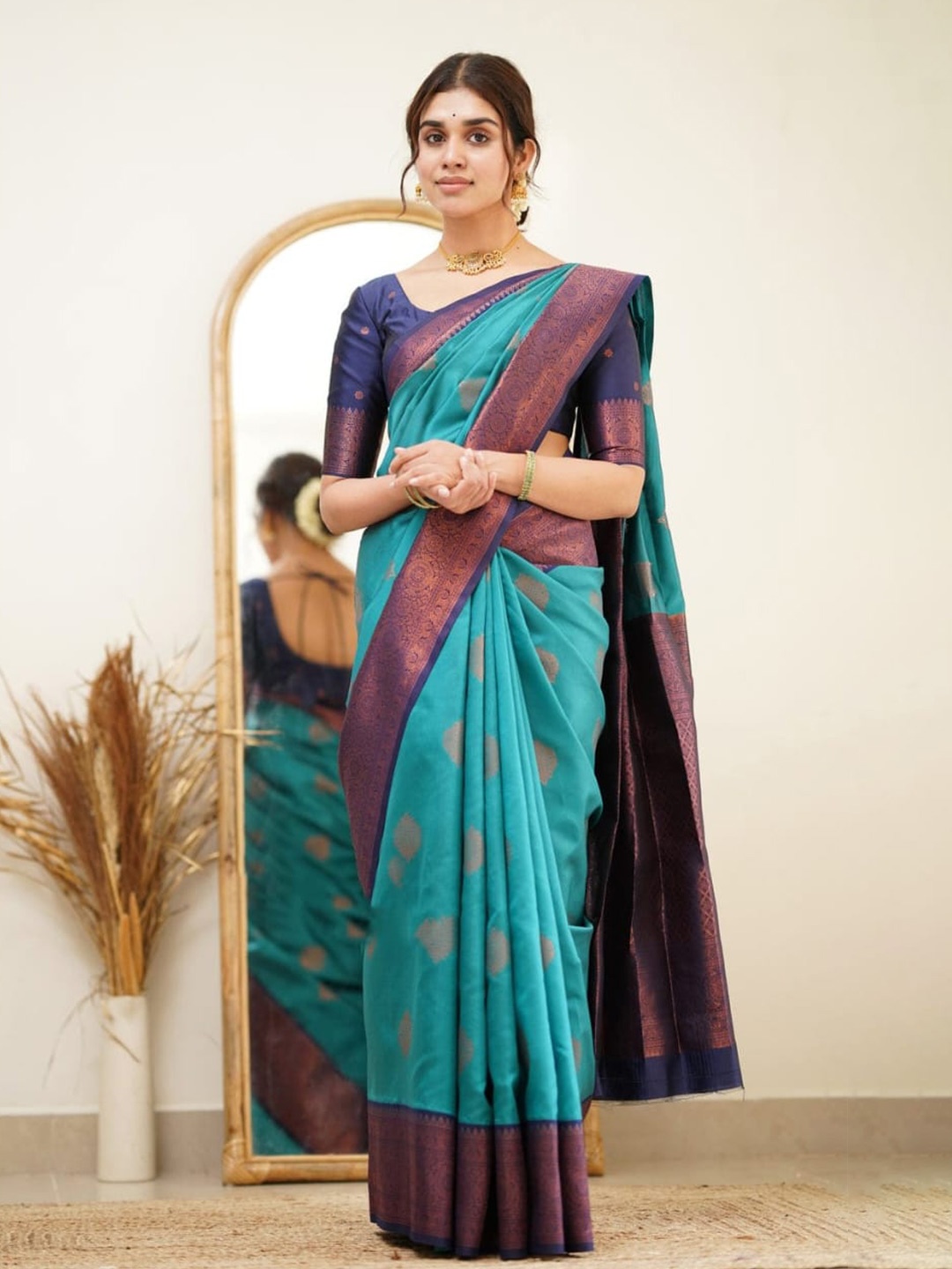 

Quelea Ethnic Motifs Woven Design Zari Pure Silk Kanjeevaram Saree, Teal