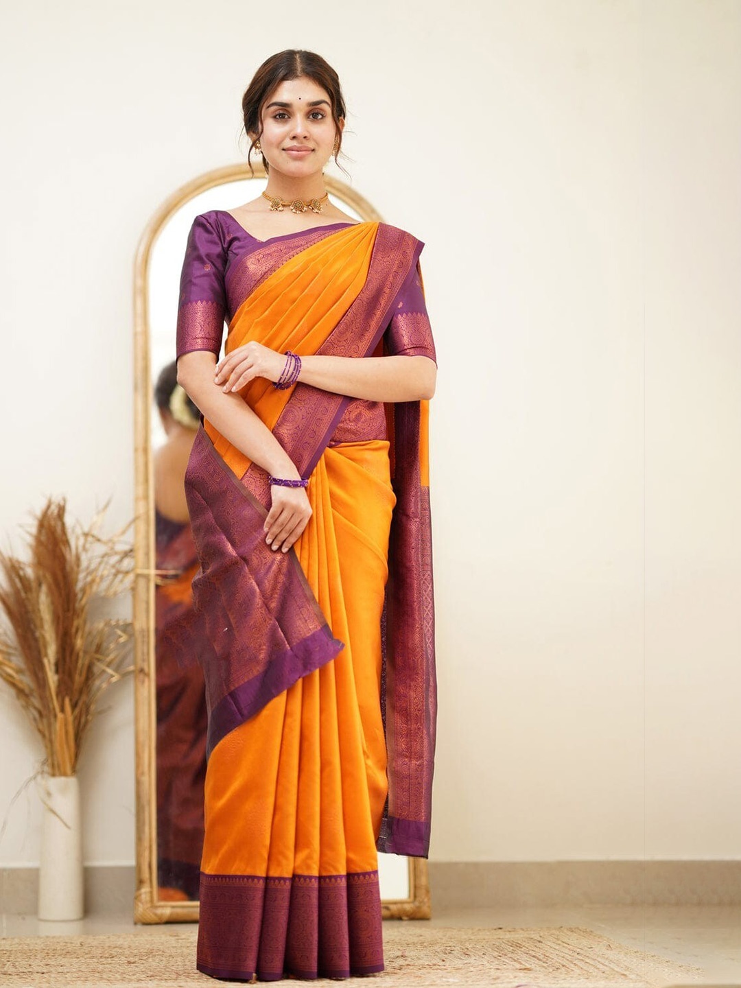 

Quelea Woven Design Zari Pure Silk Kanjeevaram Saree, Gold