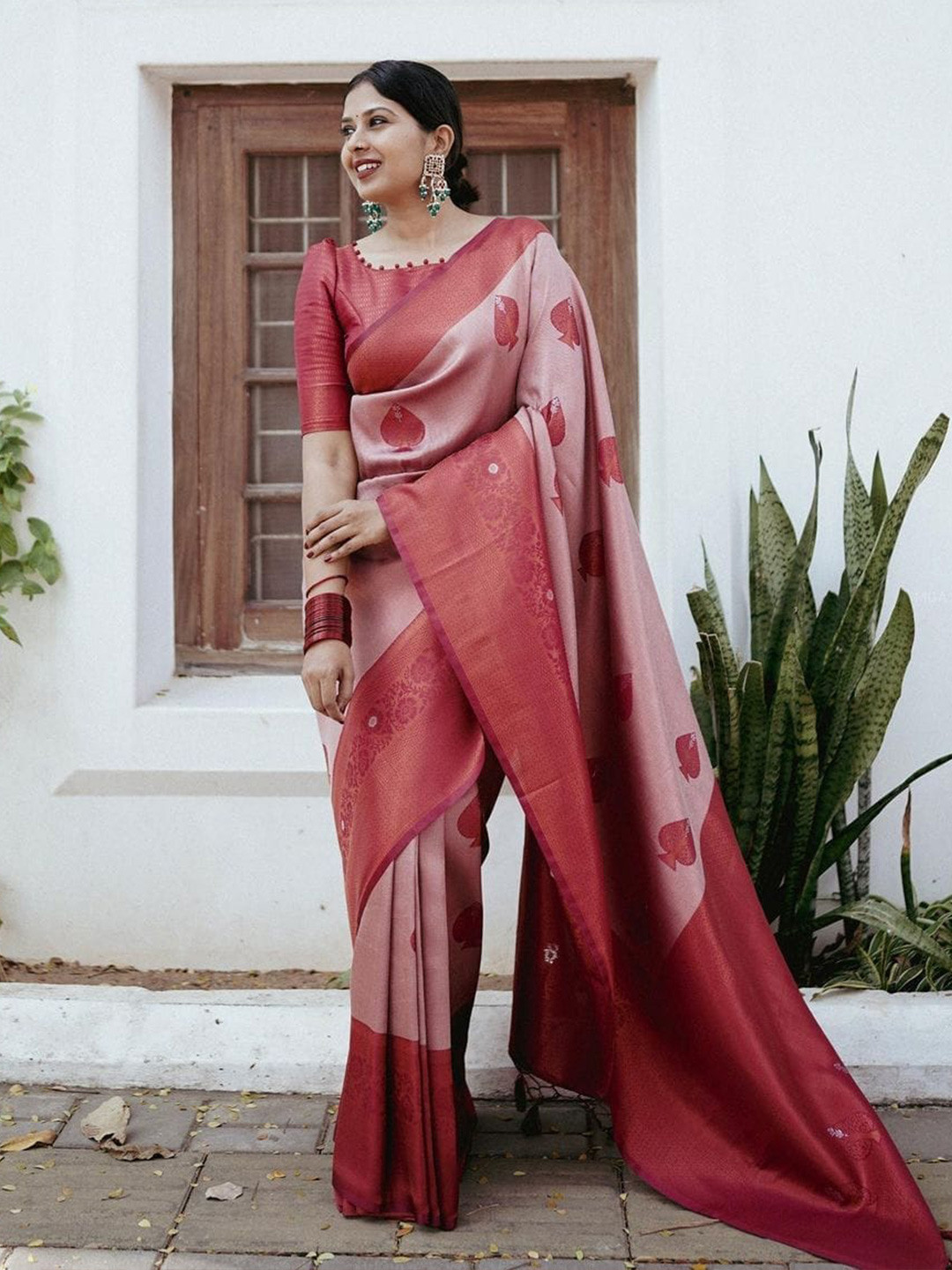 

Quelea Ethnic Motifs Woven Design Zari Pure Silk Kanjeevaram Saree, Maroon