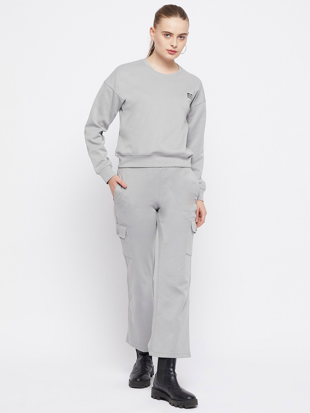 

Okane Round Neck Sweatshirt & Trousers, Grey