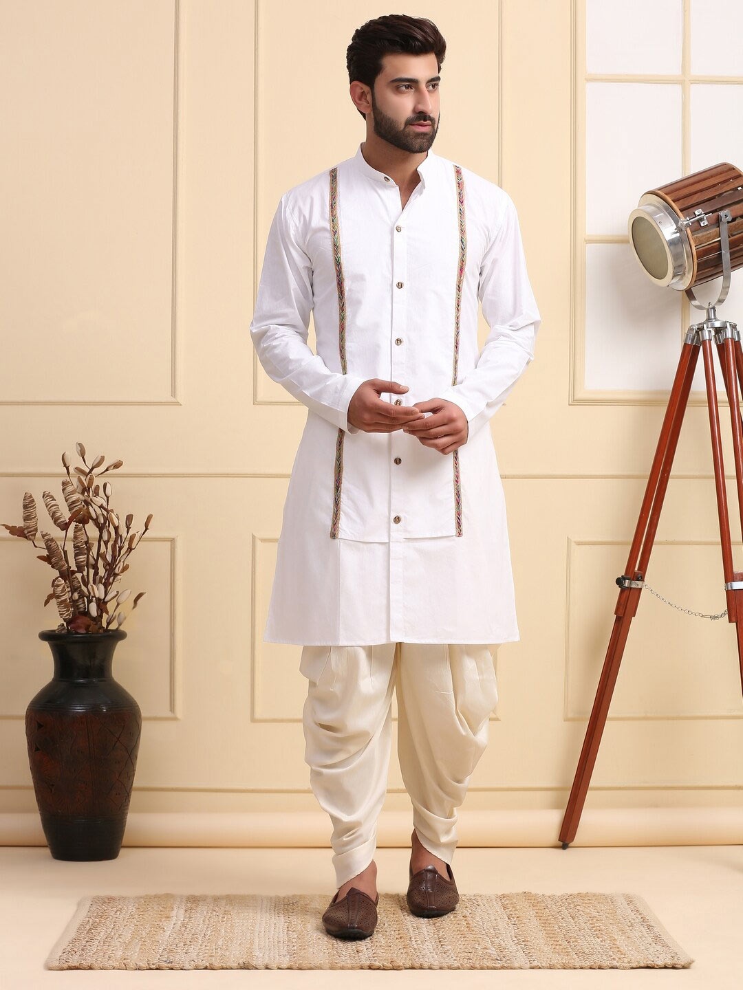 

MIDAV Thread Work center front open Kurta, White