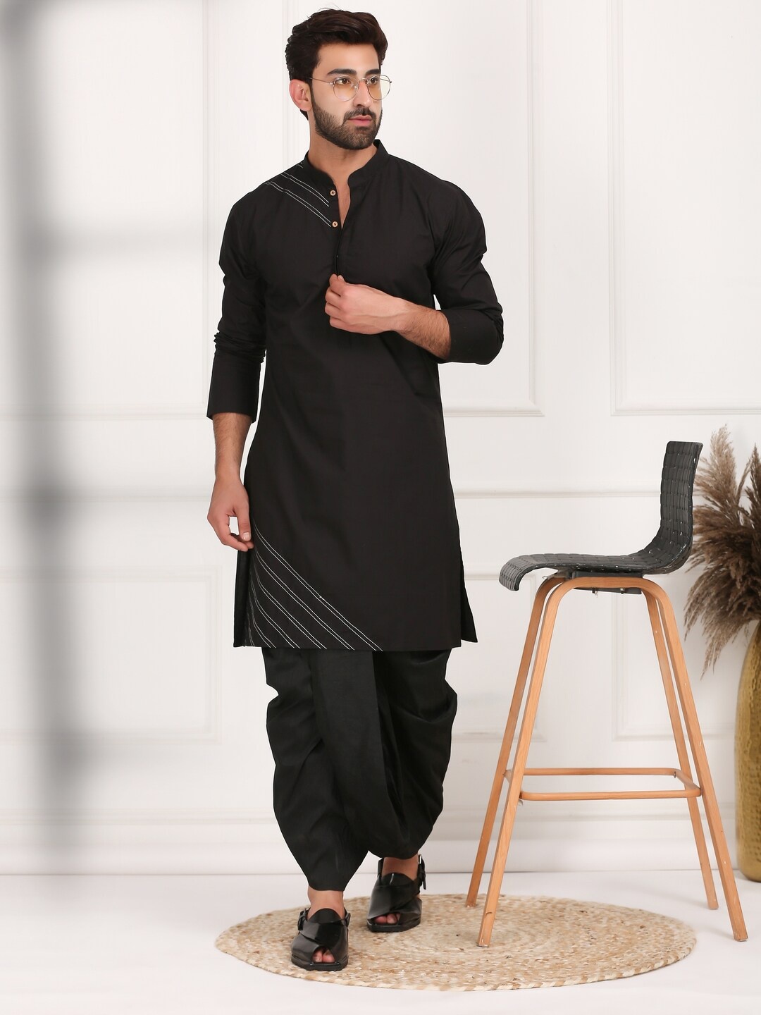 

MIDAV Mandarin Collar cotton kurta, Black