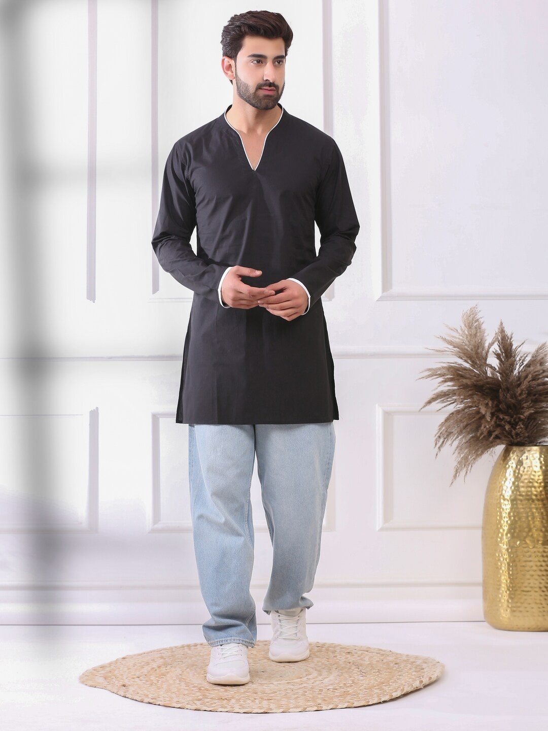 

MIDAV Straight Fit Short Regular Sleeves kurta, Black