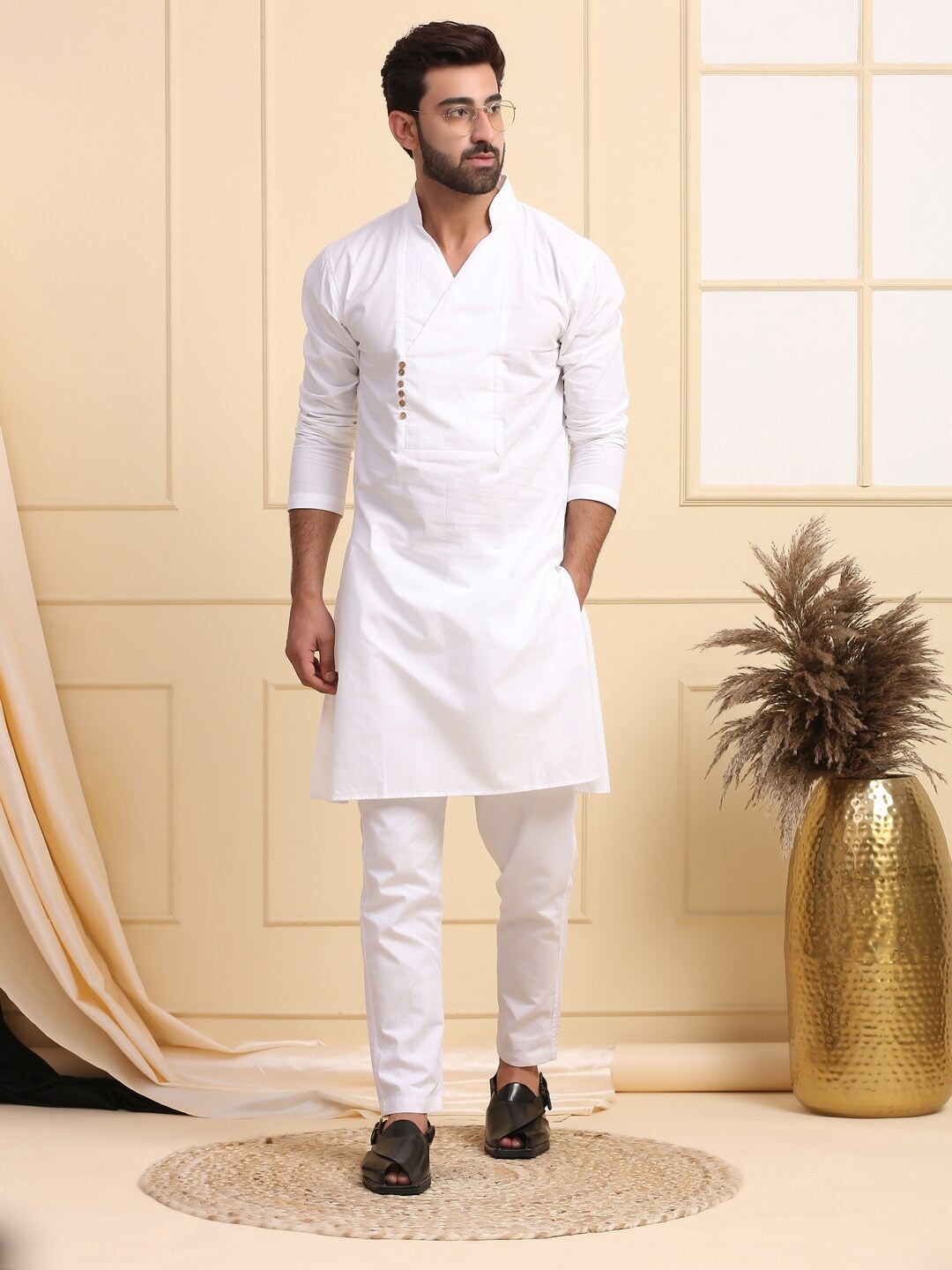 

MIDAV straight Mandarin Collar Long Sleeves Thread Work A-Line Cotton Kurta, White