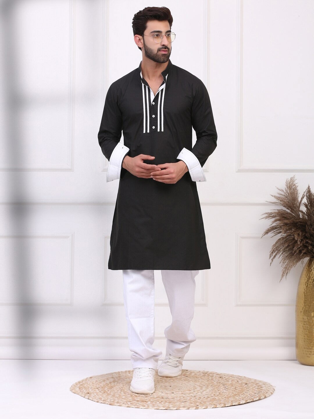 

MIDAV Mandarin Collar Striped Straight kurta With Cuff, Black