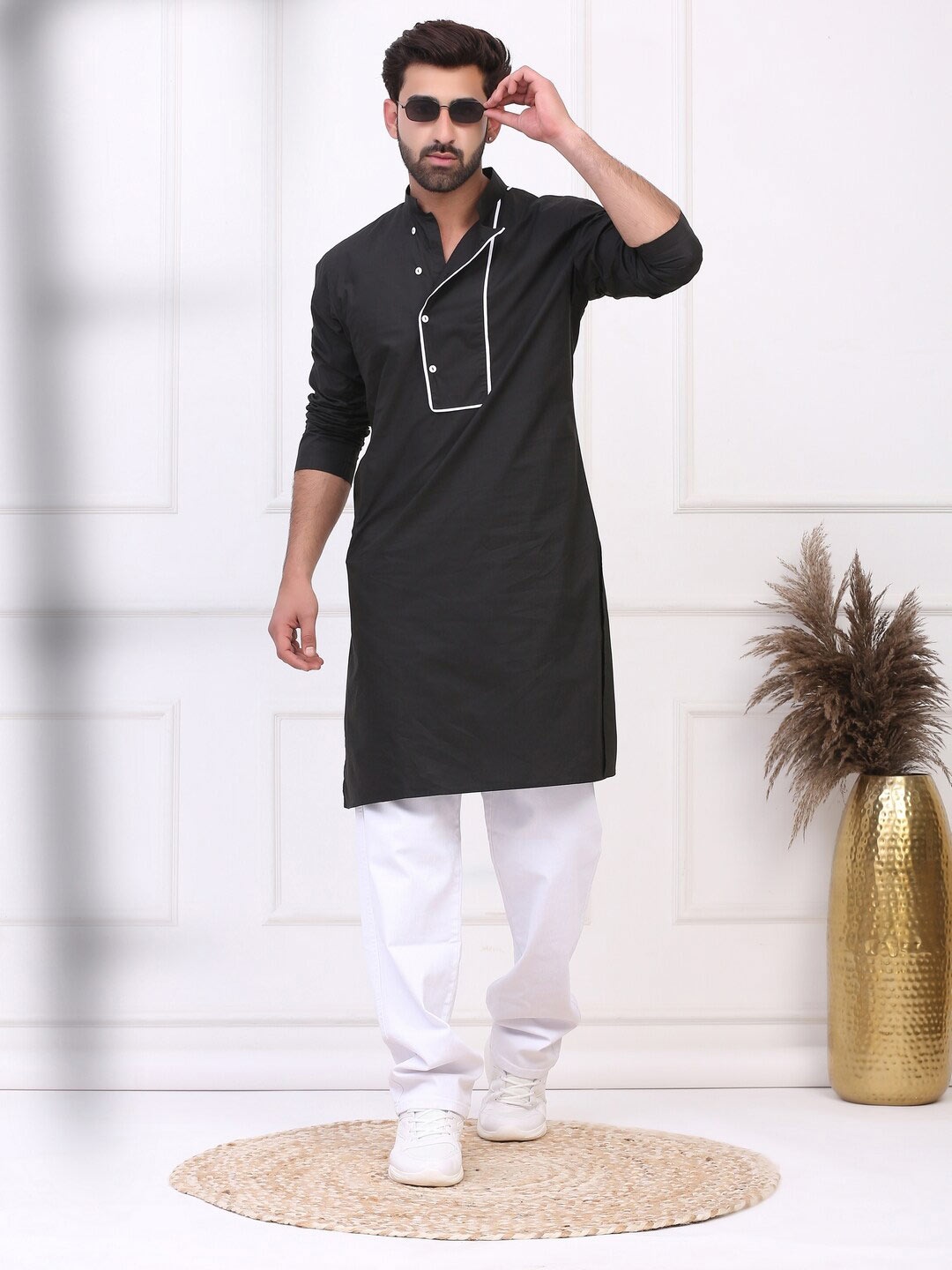 

MIDAV Mandarin Collar Long Sleeves Gotta Patti Straight Kurta, Black