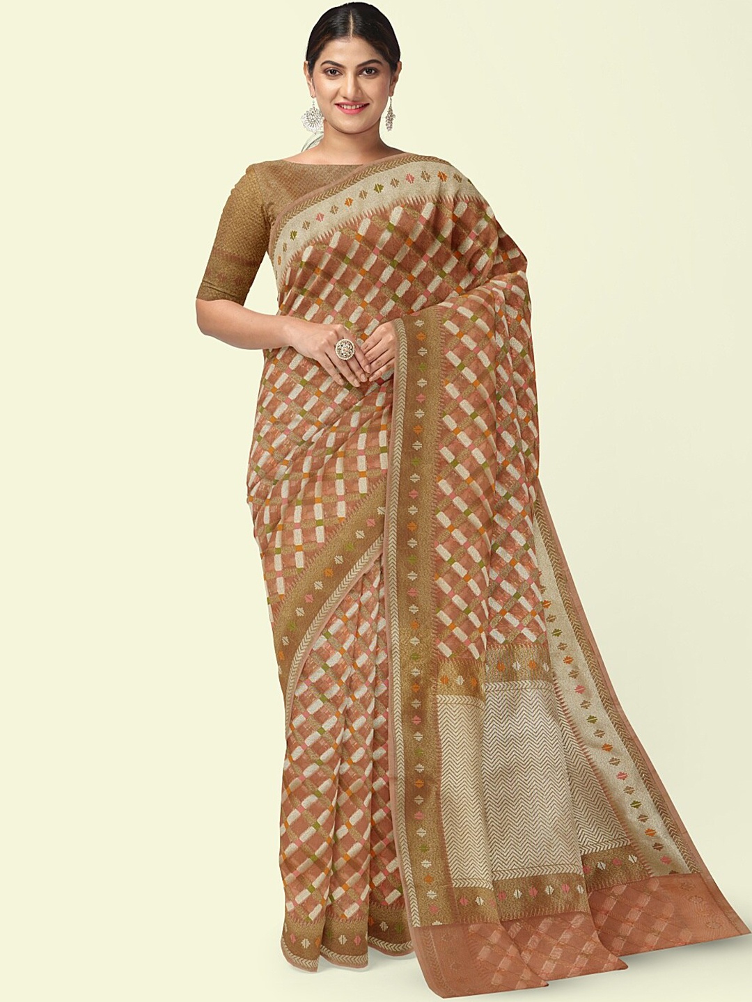 

PTIEPL Banarasi Silk Works Floral Zari Banarasi Saree, Peach