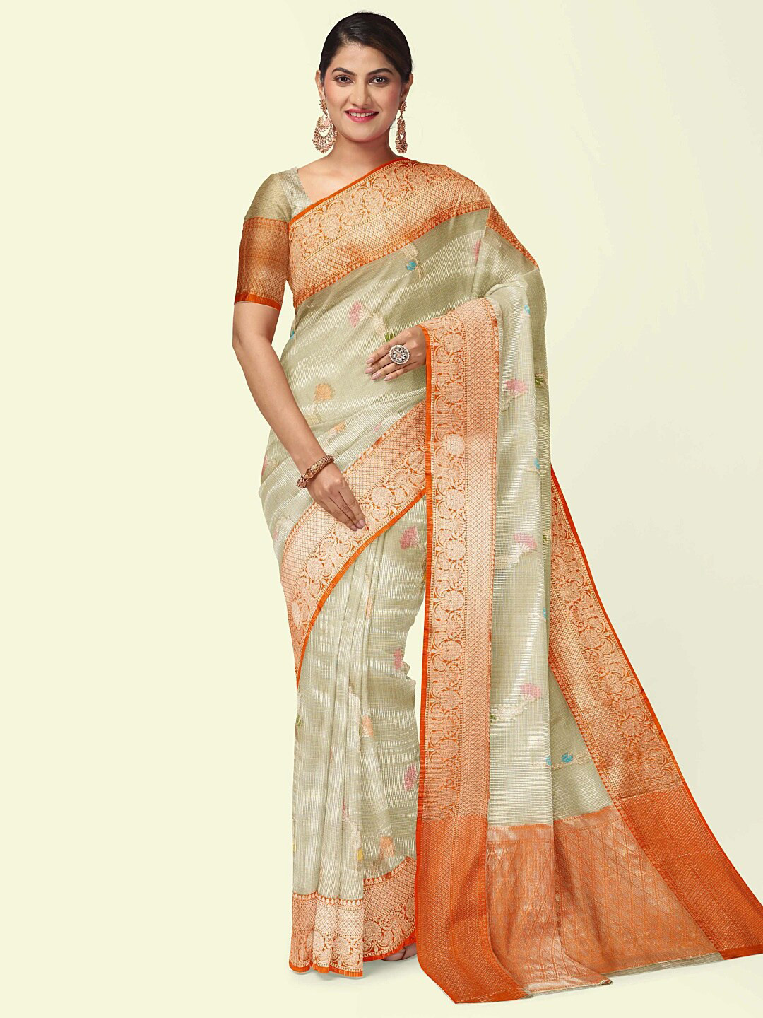 

PTIEPL Banarasi Silk Works Floral Woven Design Zari Banarasi Saree, Cream