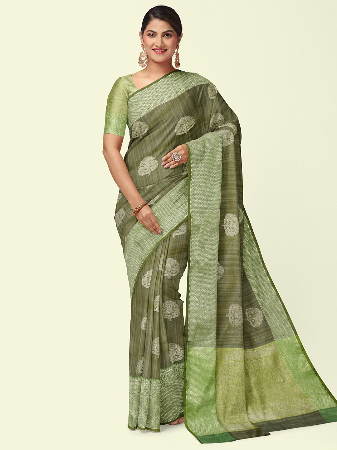 

PTIEPL Banarasi Silk Works Floral Woven Design Zari Banarasi Saree, Green