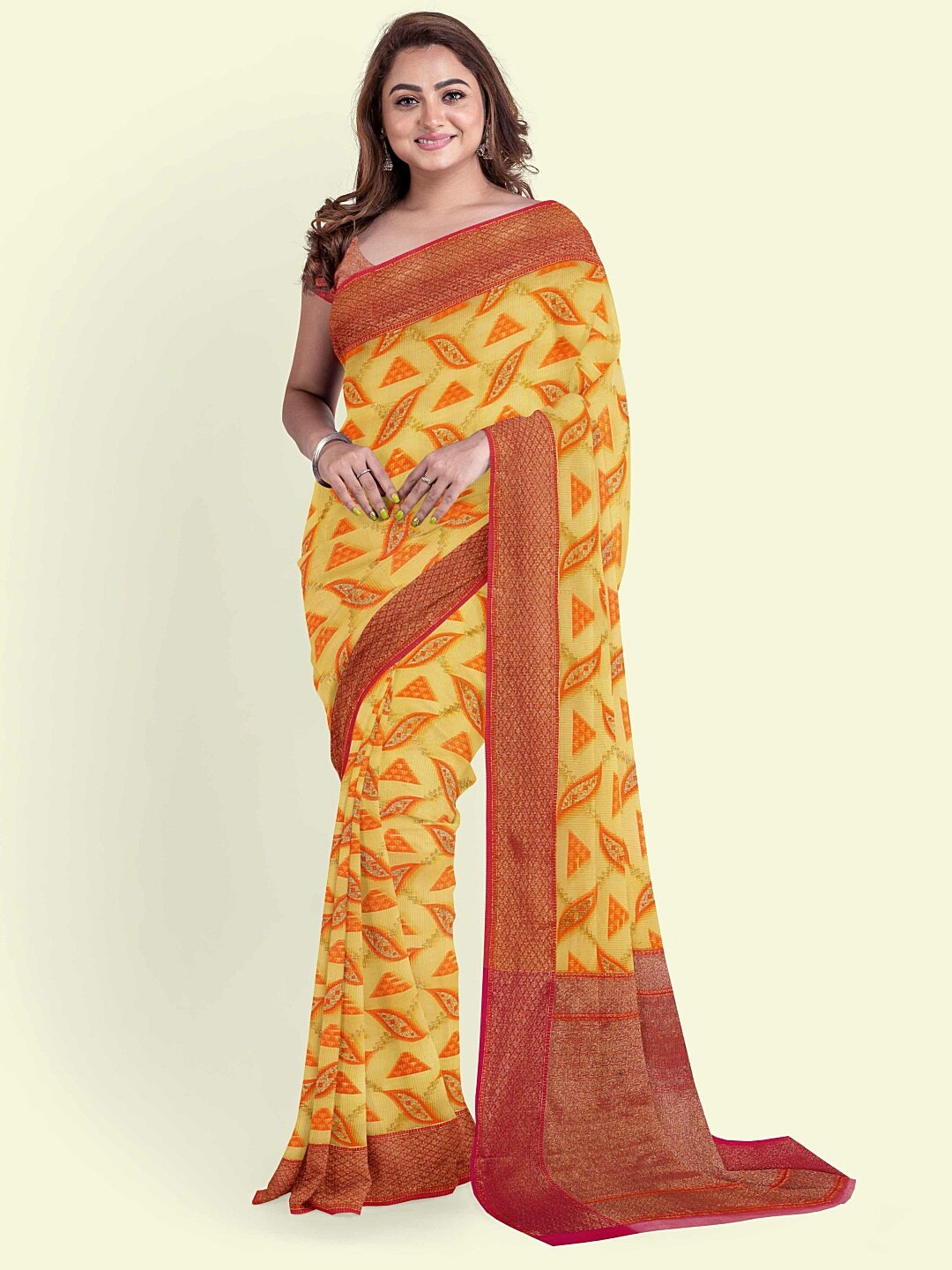 

PTIEPL Banarasi Silk Works Floral Woven Design Zari Banarasi Saree, Beige