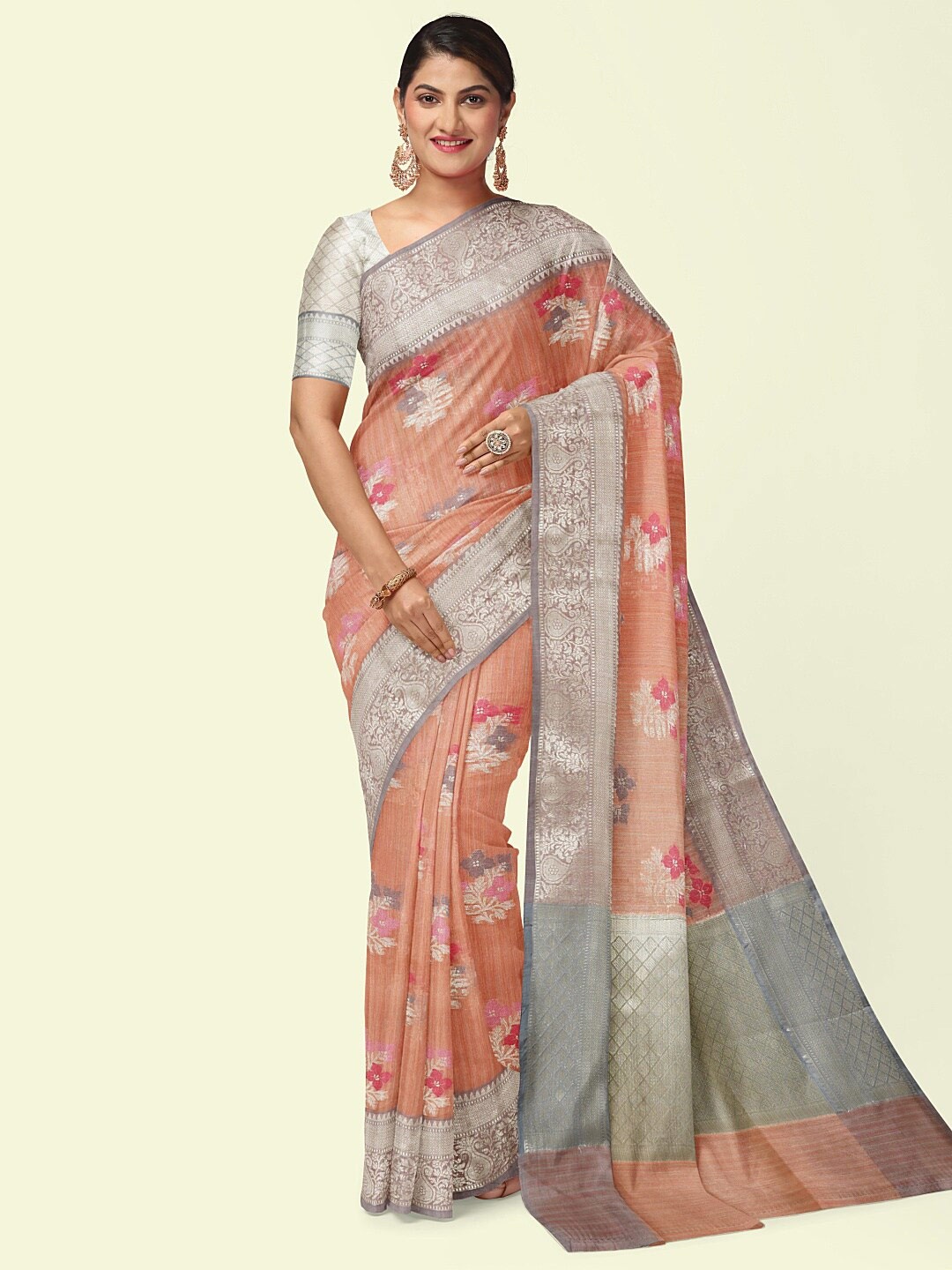 

PTIEPL Banarasi Silk Works Floral Zari Banarasi Saree, Peach