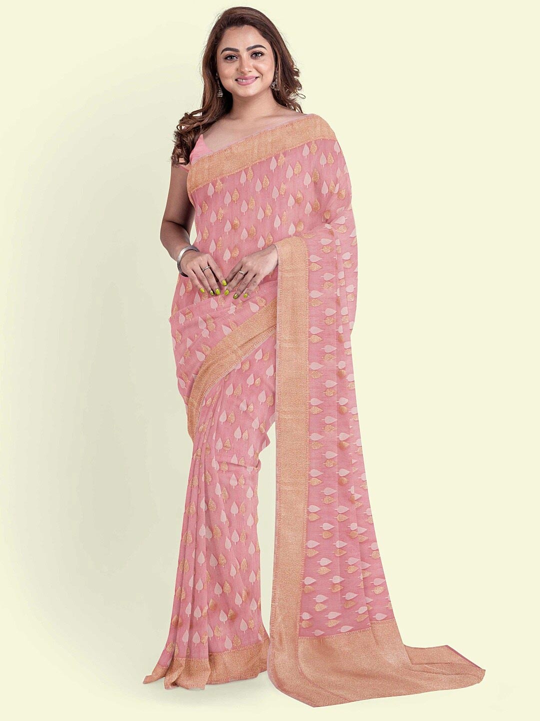

PTIEPL Banarasi Silk Works Floral Zari Banarasi Saree, Peach