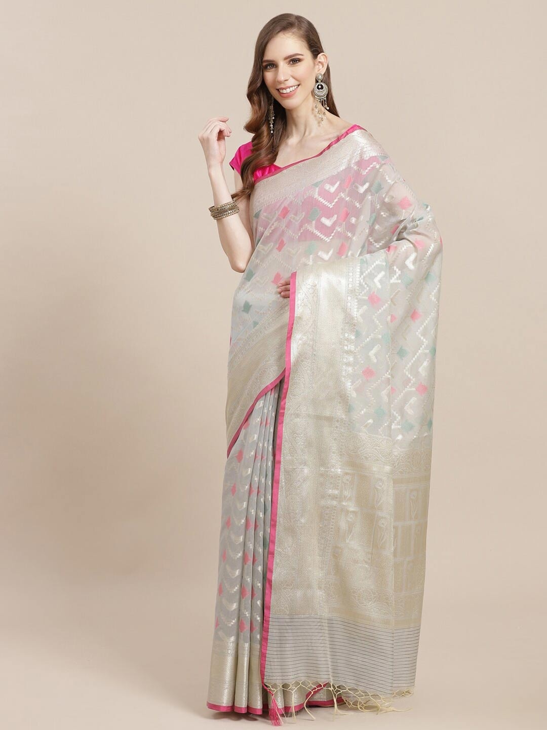 

PTIEPL Banarasi Silk Works Floral Zari Banarasi Saree, Grey