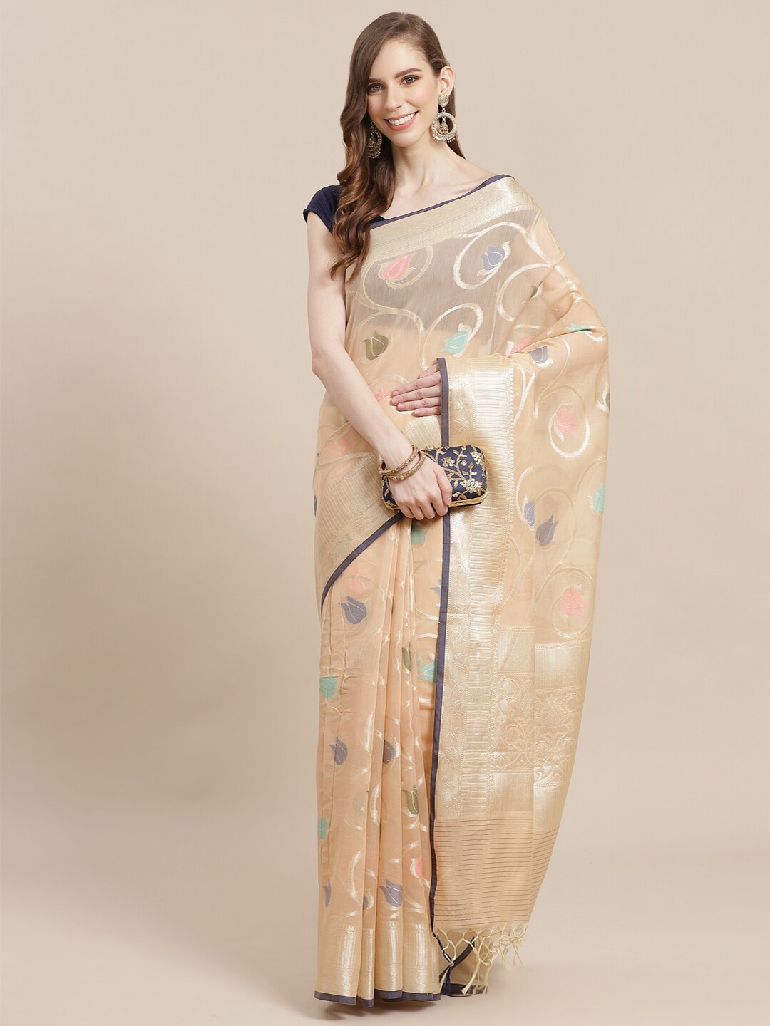 

PTIEPL Banarasi Silk Works Floral Zari Banarasi Saree, Peach